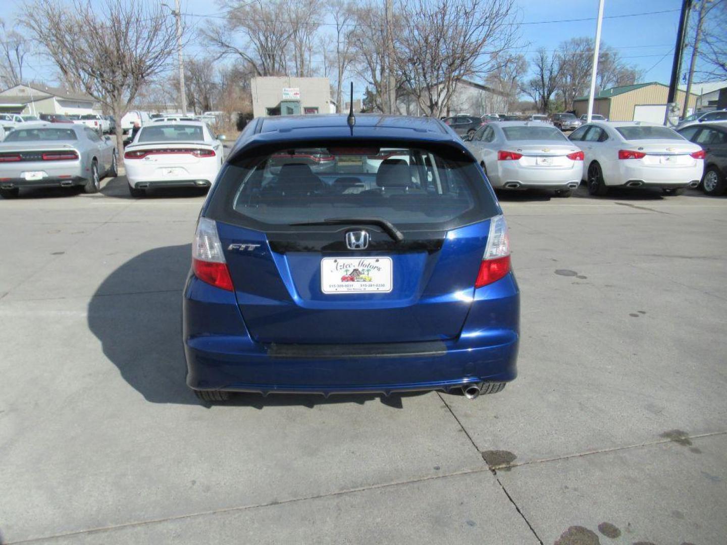 2011 BLUE HONDA FIT SPORT (JHMGE8H51BC) with an 1.5L engine, Automatic transmission, located at 908 SE 14th Street, Des Moines, IA, 50317, (515) 281-0330, 41.580303, -93.597046 - Photo#5