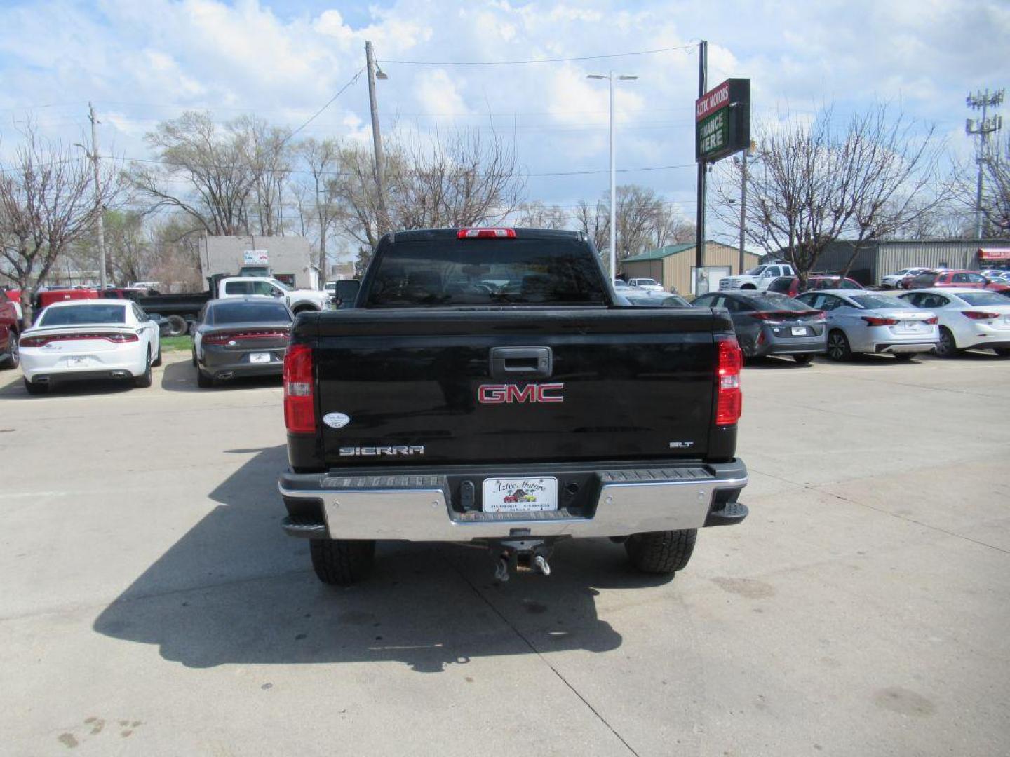 2019 BLACK GMC SIERRA 2500 SLT (1GT12REY1KF) with an 6.6L engine, Automatic transmission, located at 908 SE 14th Street, Des Moines, IA, 50317, (515) 281-0330, 41.580303, -93.597046 - Photo#5