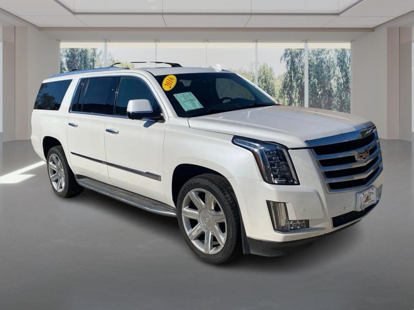 2016 WHITE CADILLAC ESCALADE ESV LUXURY (1GYS4HKJ1GR) with an 6.2L engine, Automatic transmission, located at 908 SE 14th Street, Des Moines, IA, 50317, (515) 281-0330, 41.580303, -93.597046 - Photo#0