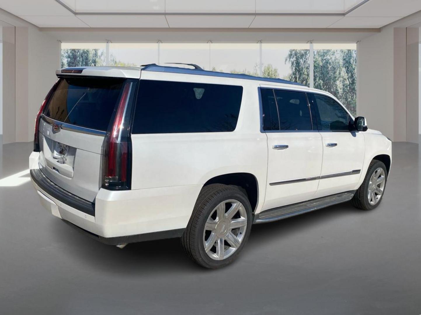 2016 WHITE CADILLAC ESCALADE ESV LUXURY (1GYS4HKJ1GR) with an 6.2L engine, Automatic transmission, located at 908 SE 14th Street, Des Moines, IA, 50317, (515) 281-0330, 41.580303, -93.597046 - Photo#2