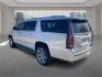 2016 WHITE CADILLAC ESCALADE ESV LUXURY (1GYS4HKJ1GR) with an 6.2L engine, Automatic transmission, located at 908 SE 14th Street, Des Moines, IA, 50317, (515) 281-0330, 41.580303, -93.597046 - Photo#4