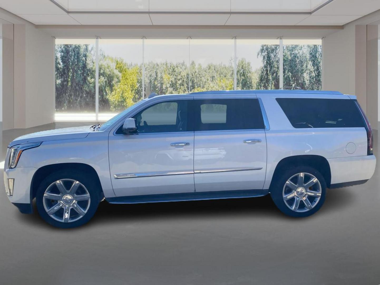 2016 WHITE CADILLAC ESCALADE ESV LUXURY (1GYS4HKJ1GR) with an 6.2L engine, Automatic transmission, located at 908 SE 14th Street, Des Moines, IA, 50317, (515) 281-0330, 41.580303, -93.597046 - Photo#5