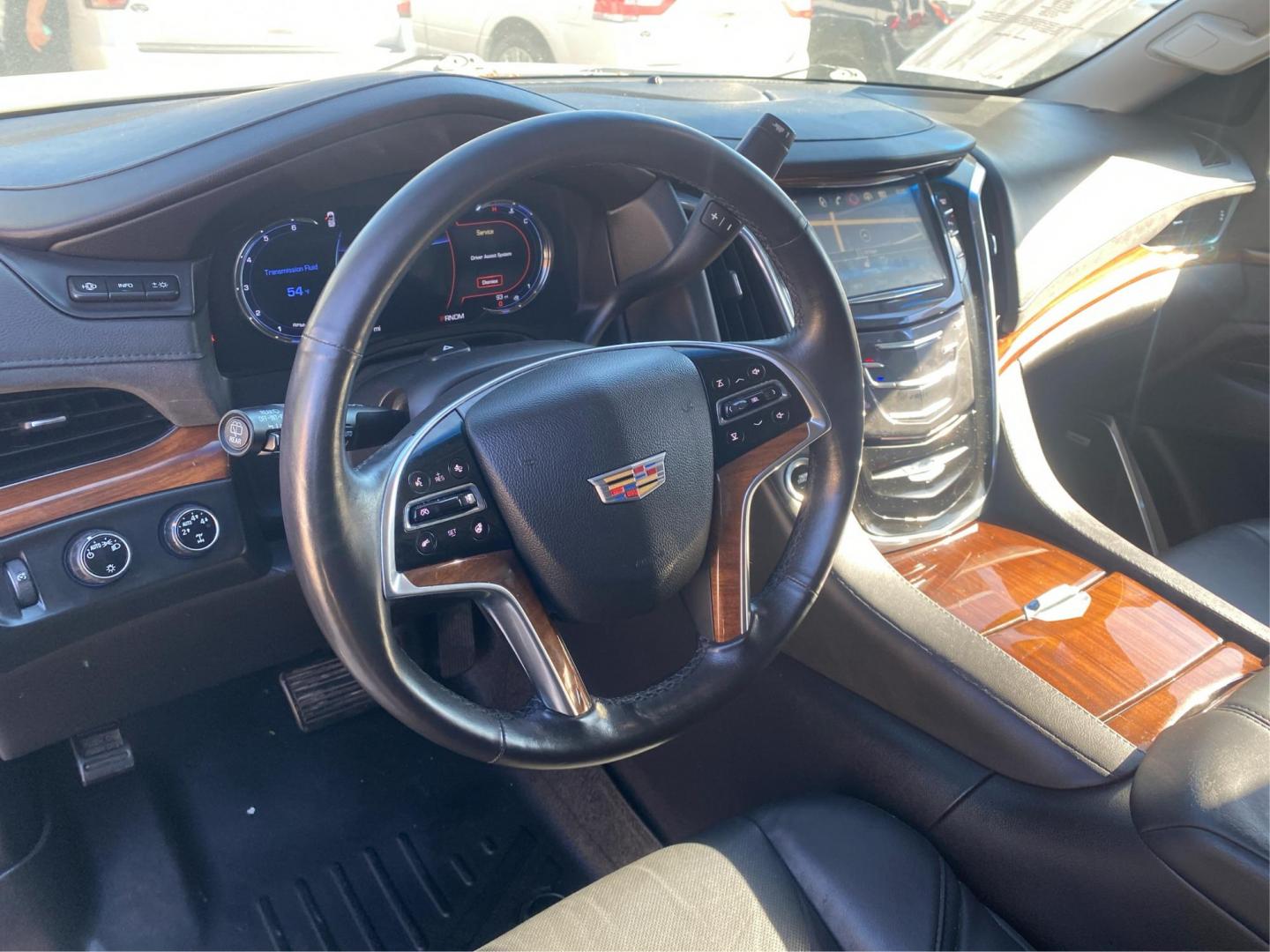 2016 WHITE CADILLAC ESCALADE ESV LUXURY (1GYS4HKJ1GR) with an 6.2L engine, Automatic transmission, located at 908 SE 14th Street, Des Moines, IA, 50317, (515) 281-0330, 41.580303, -93.597046 - Photo#16