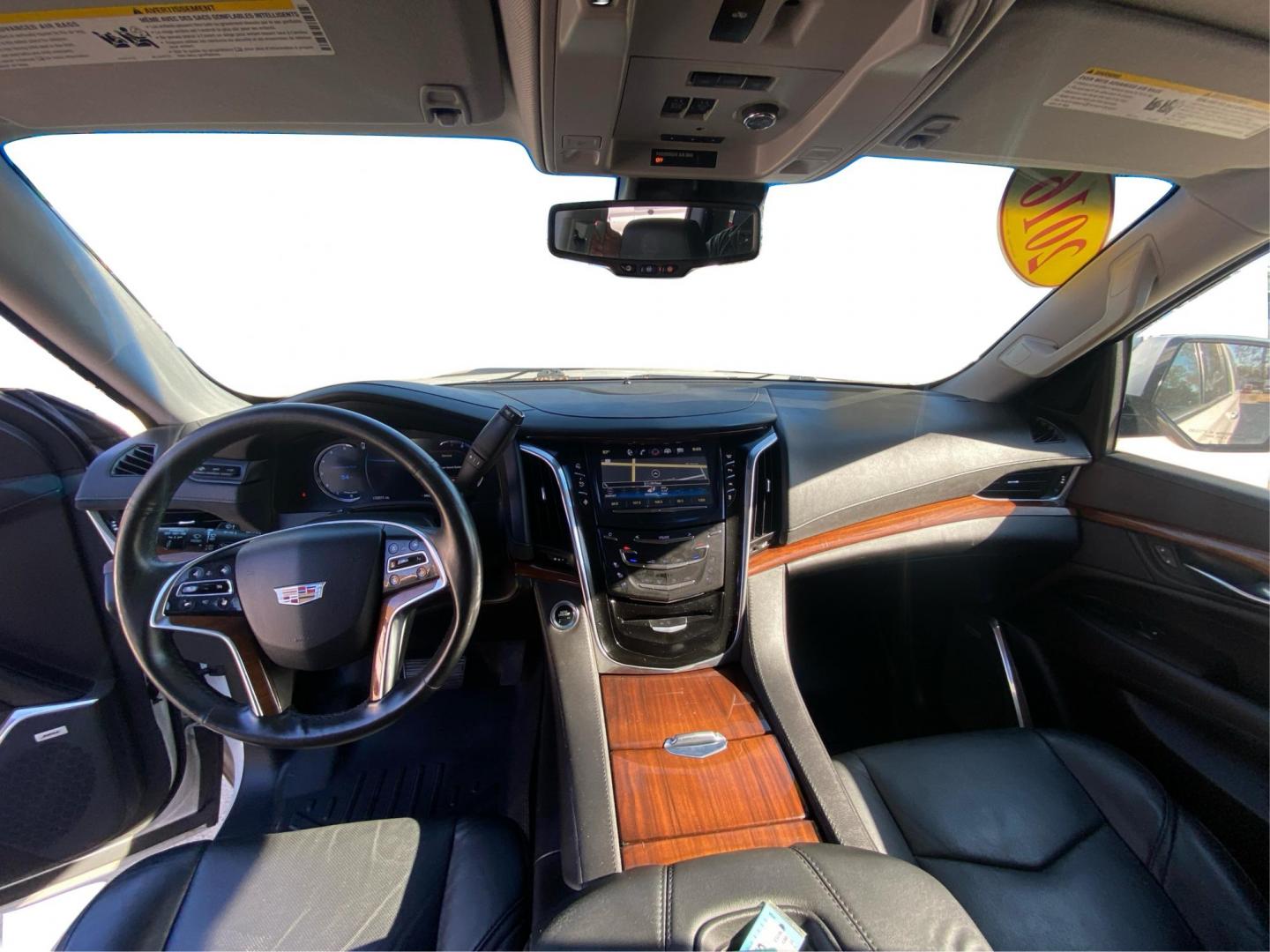 2016 WHITE CADILLAC ESCALADE ESV LUXURY (1GYS4HKJ1GR) with an 6.2L engine, Automatic transmission, located at 908 SE 14th Street, Des Moines, IA, 50317, (515) 281-0330, 41.580303, -93.597046 - Photo#22