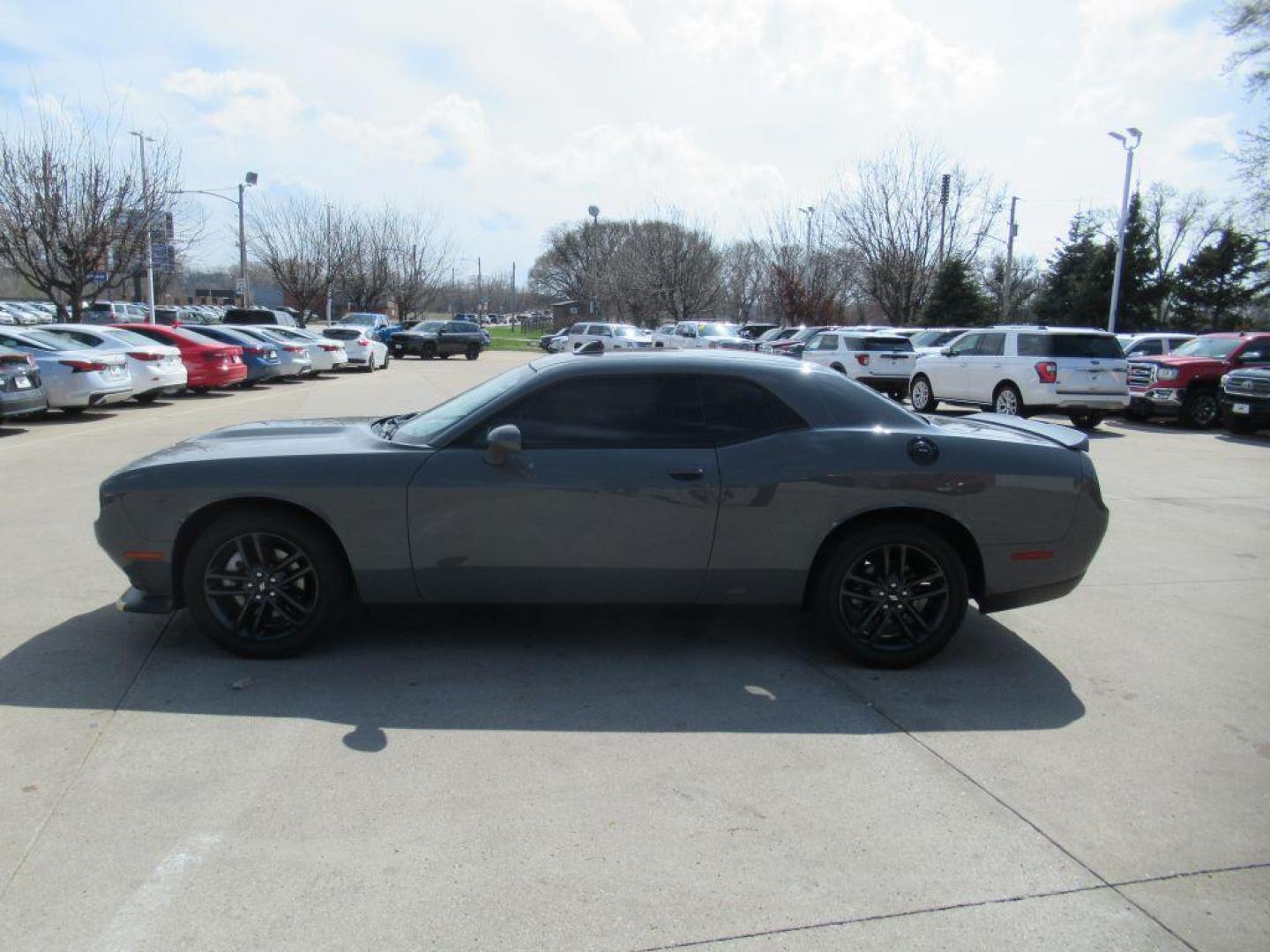 2019 GRAY DODGE CHALLENGER GT (2C3CDZKG8KH) with an 3.6L engine, Automatic transmission, located at 908 SE 14th Street, Des Moines, IA, 50317, (515) 281-0330, 41.580303, -93.597046 - Photo#7