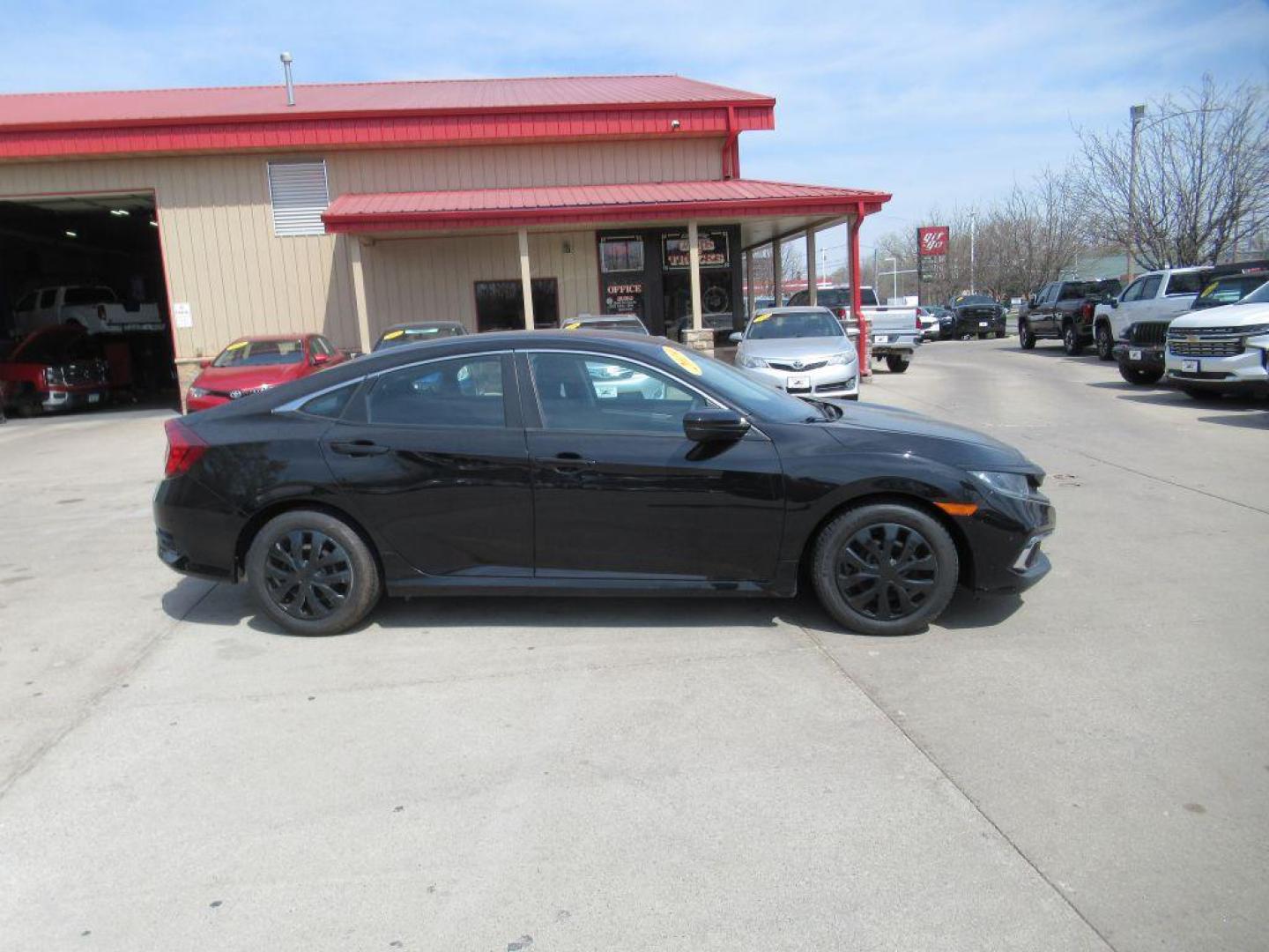 2019 BLACK HONDA CIVIC LX (2HGFC2F68KH) with an 2.0L engine, Continuously Variable transmission, located at 908 SE 14th Street, Des Moines, IA, 50317, (515) 281-0330, 41.580303, -93.597046 - Photo#3
