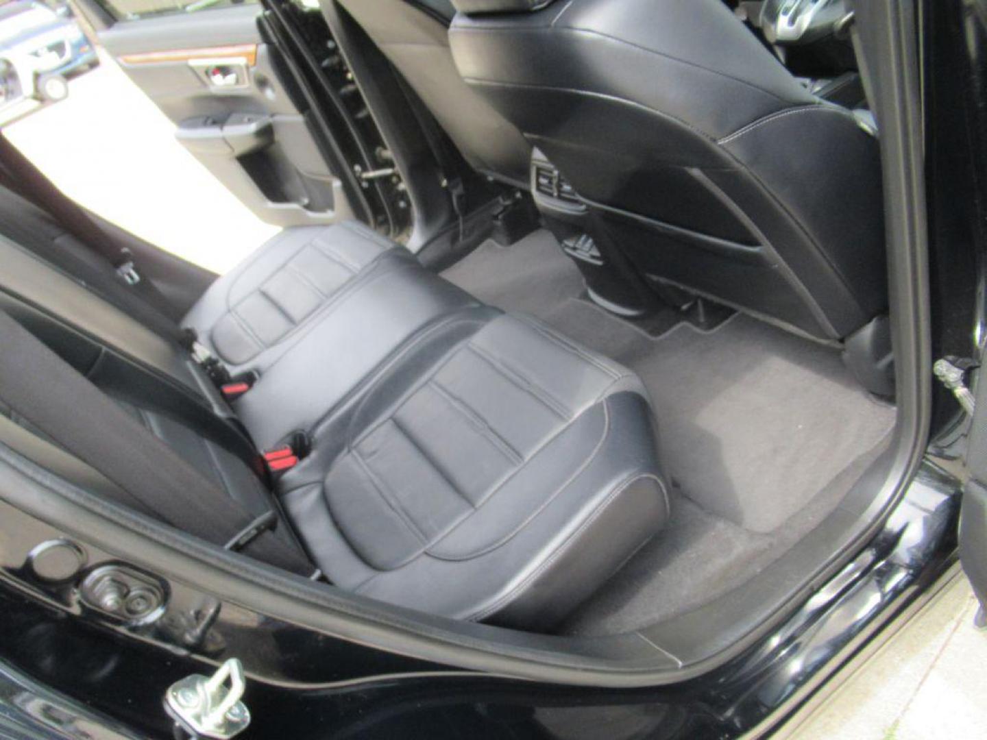 2018 BLACK HONDA CR-V EXL (2HKRW2H85JH) with an 1.5L engine, Continuously Variable transmission, located at 908 SE 14th Street, Des Moines, IA, 50317, (515) 281-0330, 41.580303, -93.597046 - Photo#14