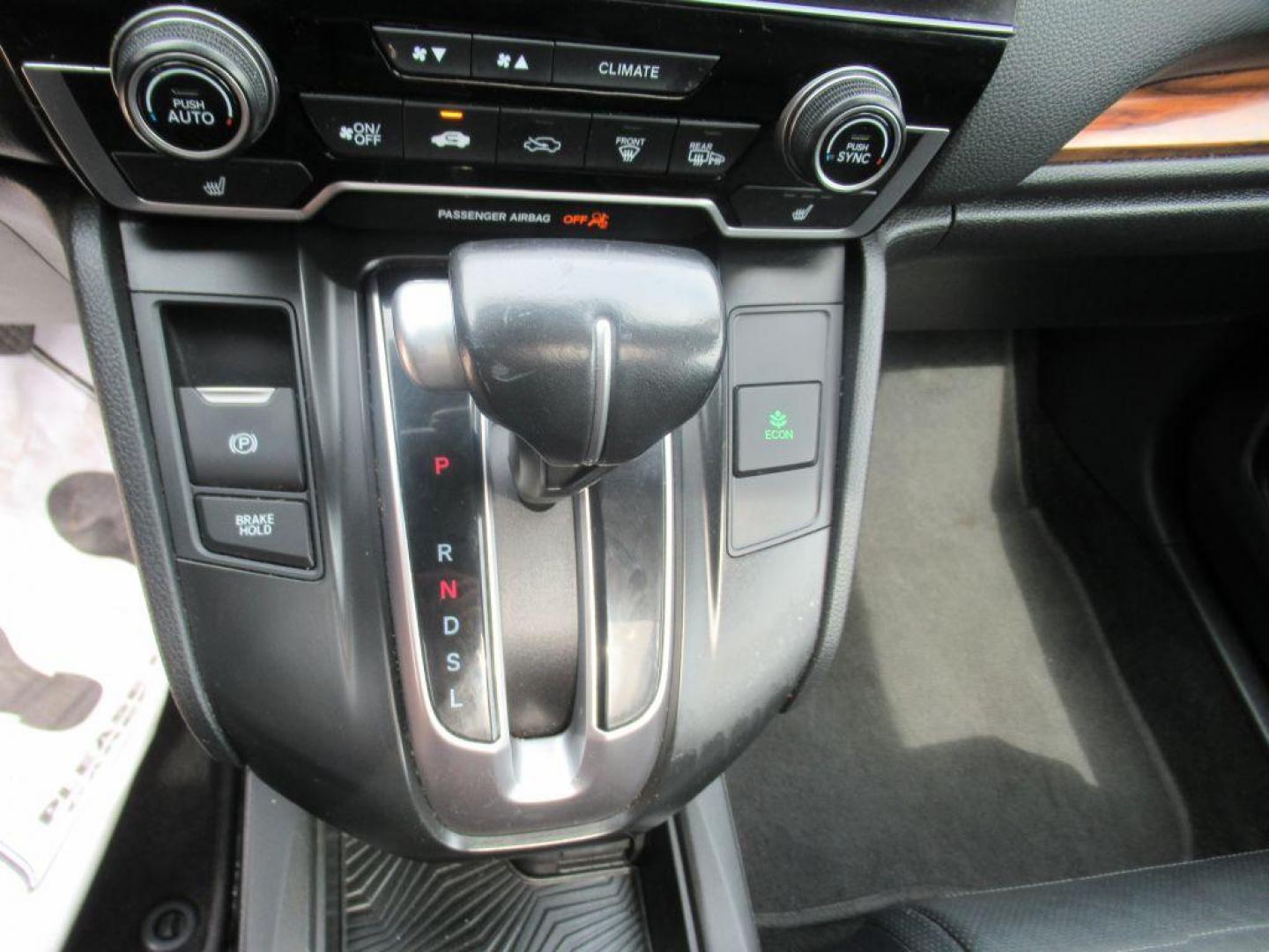 2018 BLACK HONDA CR-V EXL (2HKRW2H85JH) with an 1.5L engine, Continuously Variable transmission, located at 908 SE 14th Street, Des Moines, IA, 50317, (515) 281-0330, 41.580303, -93.597046 - Photo#20