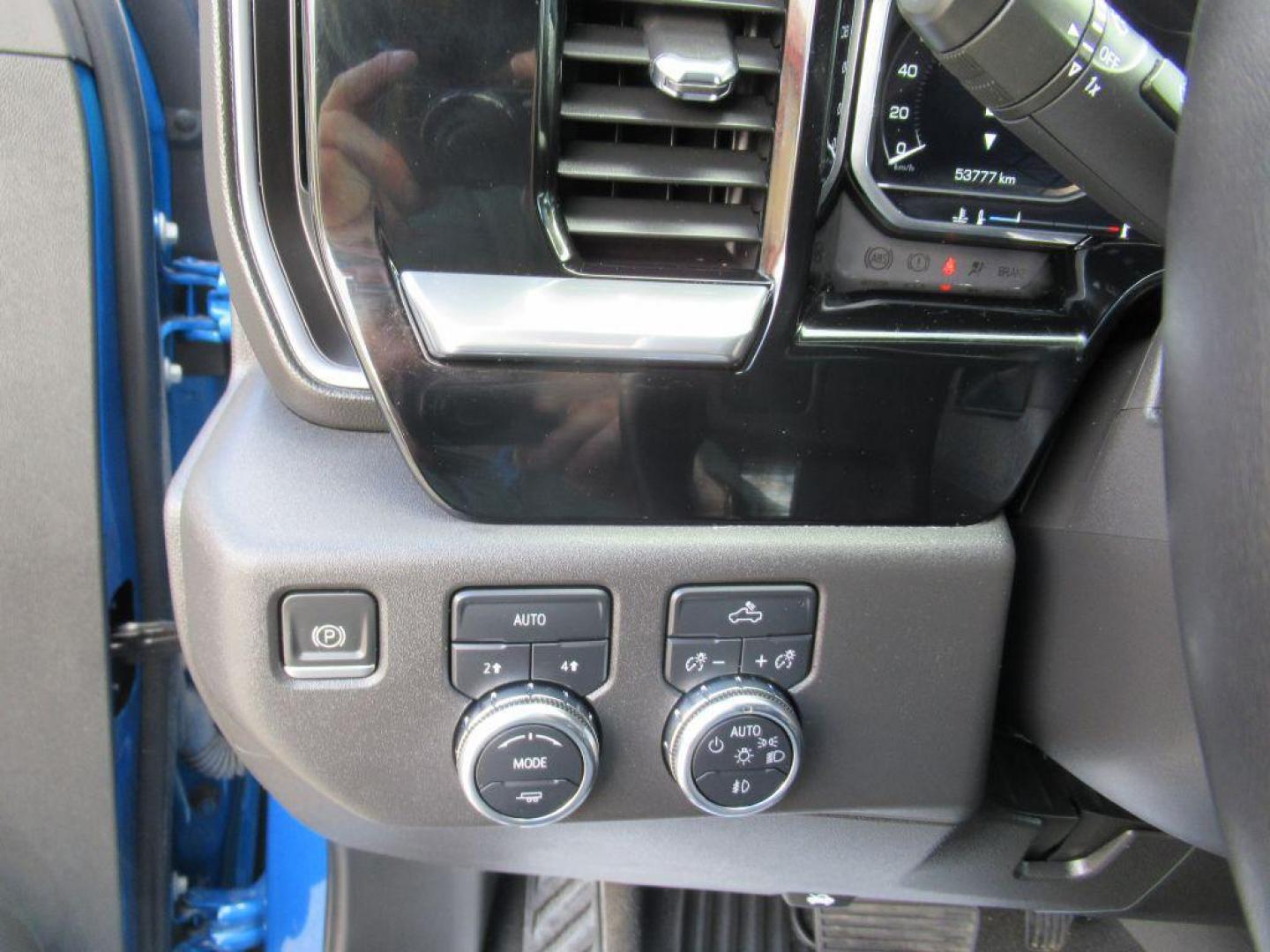 2022 BLUE GMC SIERRA 1500 ELEVATION (3GTPUCEK5NG) with an 2.7L engine, Automatic transmission, located at 908 SE 14th Street, Des Moines, IA, 50317, (515) 281-0330, 41.580303, -93.597046 - Photo#22
