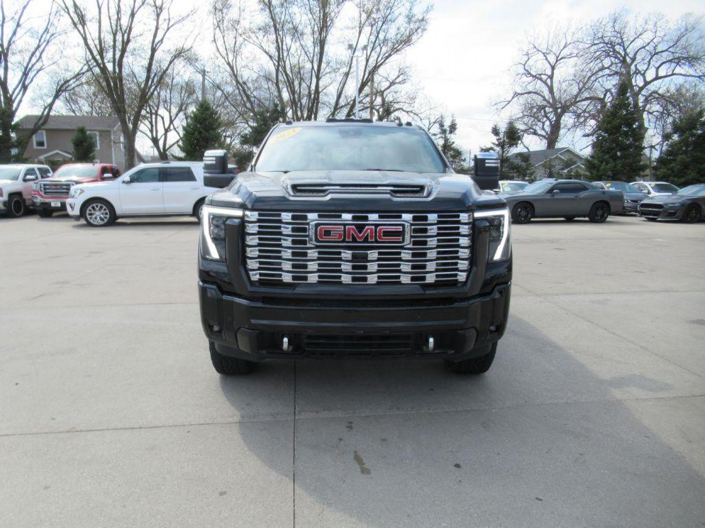 2024 BLACK GMC SIERRA 2500 DENALI (1GT19REY6RF) with an 6.6L engine, Automatic transmission, located at 908 SE 14th Street, Des Moines, IA, 50317, (515) 281-0330, 41.580303, -93.597046 - Photo#1