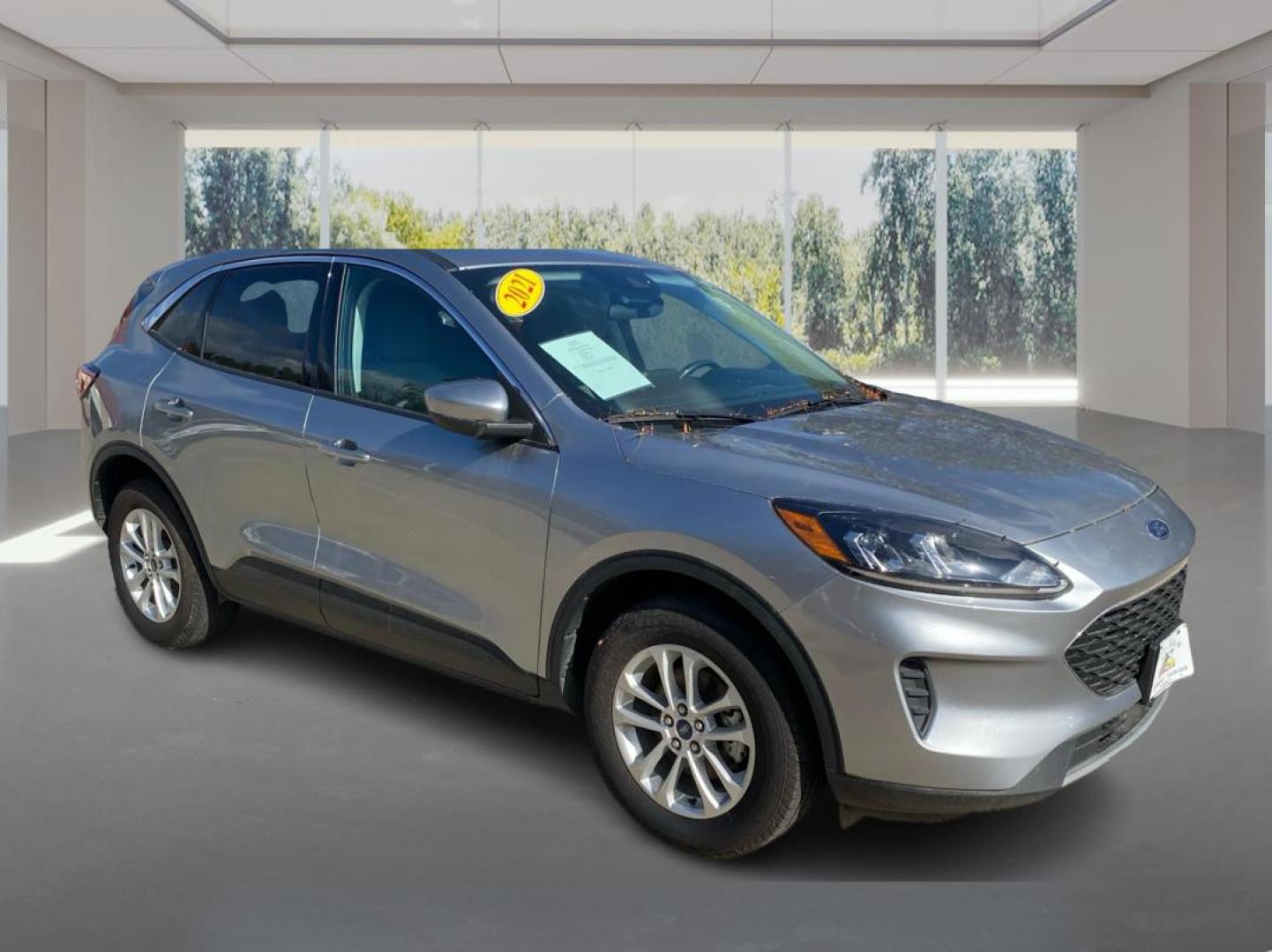 2021 SILVER FORD ESCAPE SE (1FMCU9G63MU) with an 1.5L engine, Automatic transmission, located at 908 SE 14th Street, Des Moines, IA, 50317, (515) 281-0330, 41.580303, -93.597046 - Photo#0