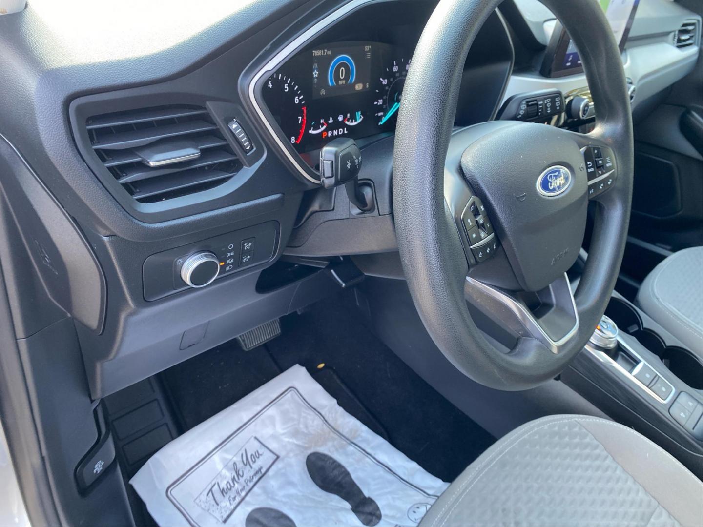 2021 SILVER FORD ESCAPE SE (1FMCU9G63MU) with an 1.5L engine, Automatic transmission, located at 908 SE 14th Street, Des Moines, IA, 50317, (515) 281-0330, 41.580303, -93.597046 - Photo#17