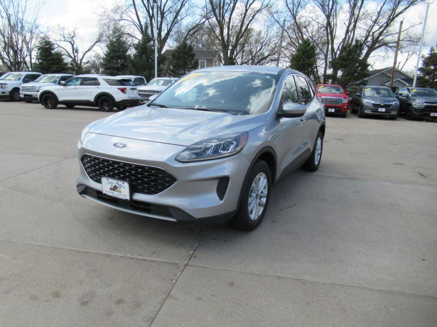 2021 SILVER FORD ESCAPE SE (1FMCU9G63MU) with an 1.5L engine, Automatic transmission, located at 908 SE 14th Street, Des Moines, IA, 50317, (515) 281-0330, 41.580303, -93.597046 - Photo#0