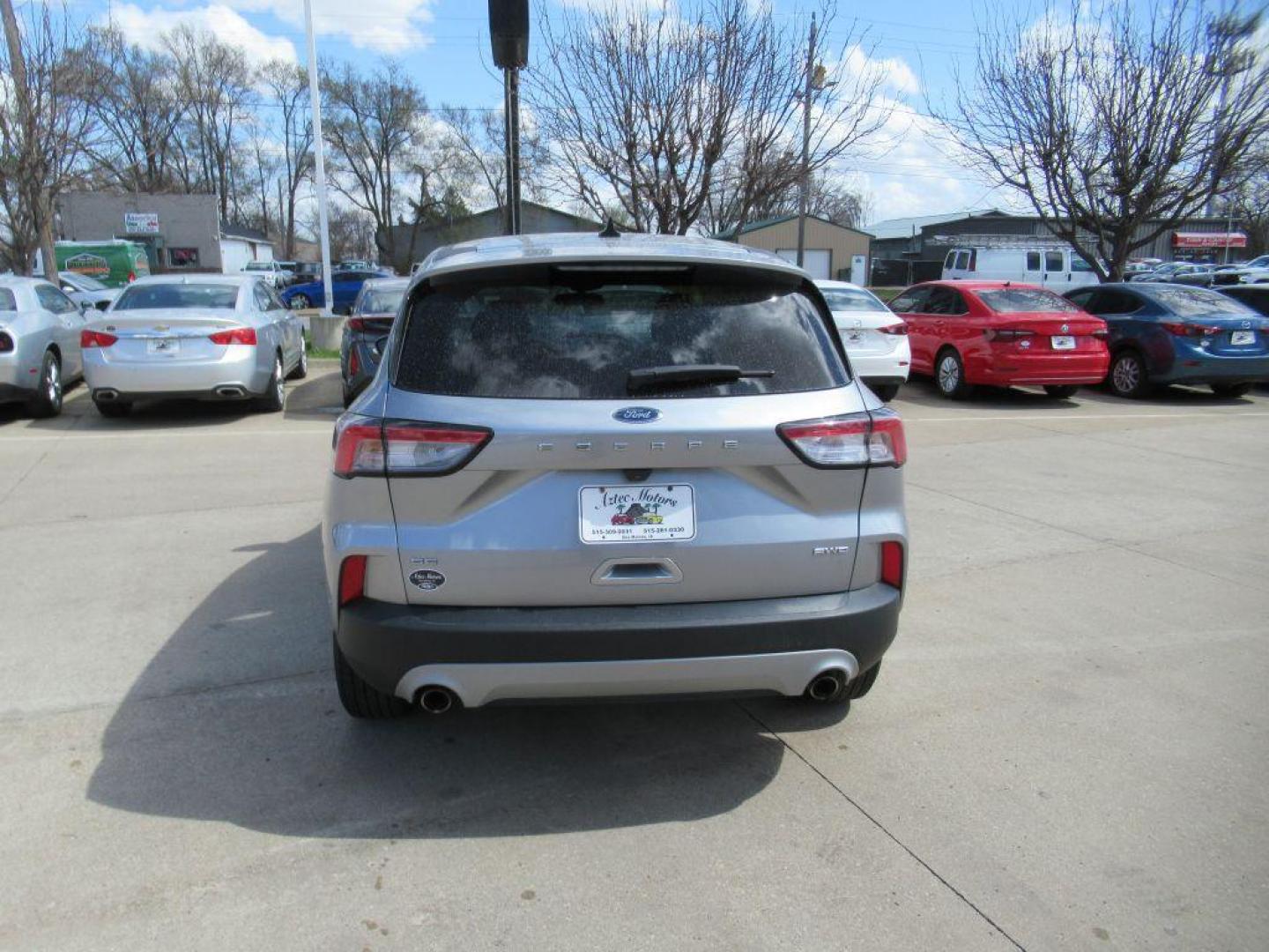 2021 SILVER FORD ESCAPE SE (1FMCU9G63MU) with an 1.5L engine, Automatic transmission, located at 908 SE 14th Street, Des Moines, IA, 50317, (515) 281-0330, 41.580303, -93.597046 - Photo#5