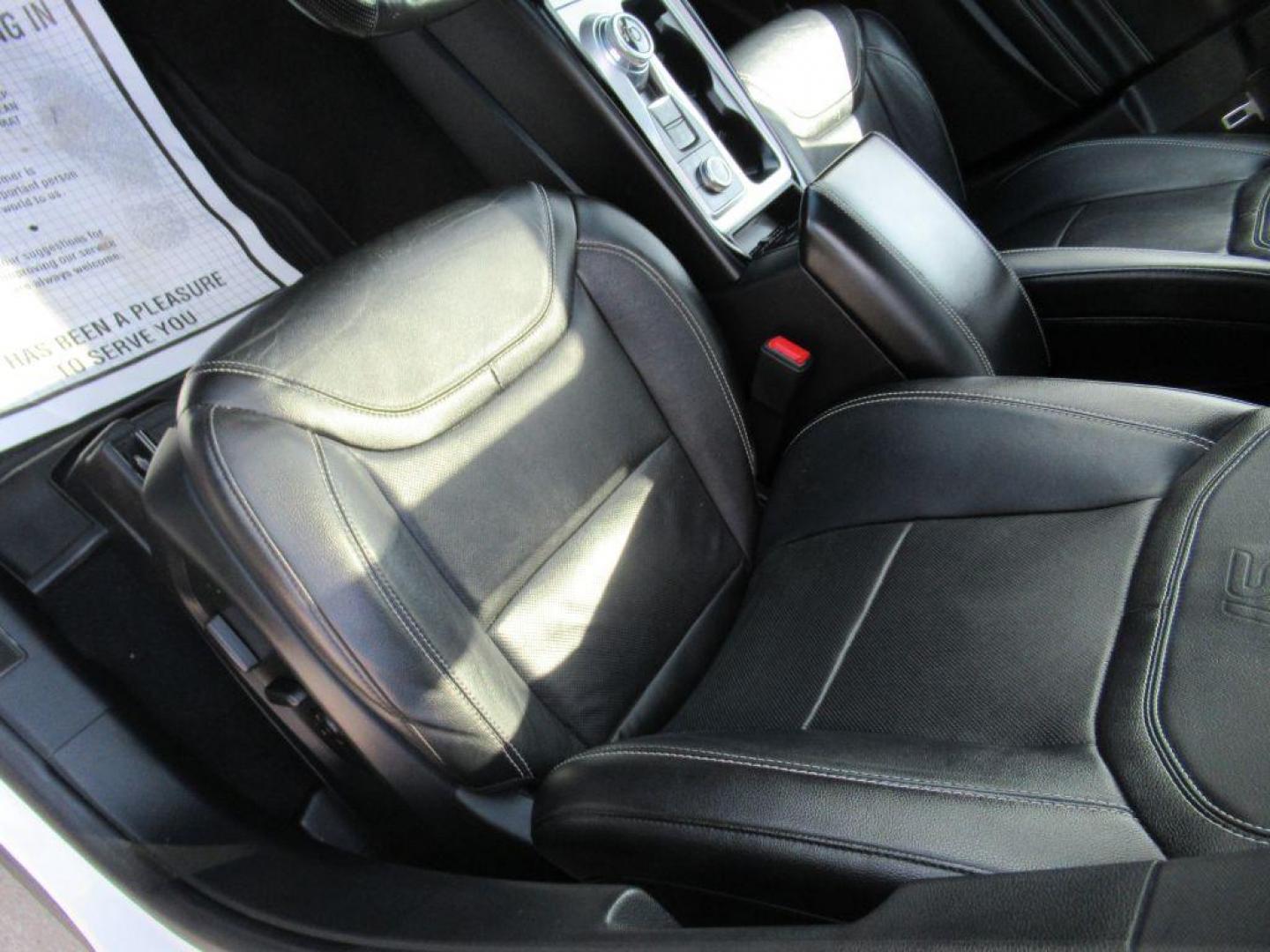2021 WHITE FORD EXPLORER ST (1FM5K8GC5MG) with an 3.0L engine, Automatic transmission, located at 908 SE 14th Street, Des Moines, IA, 50317, (515) 281-0330, 41.580303, -93.597046 - Photo#18