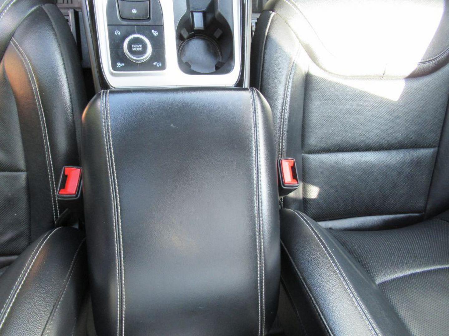 2021 WHITE FORD EXPLORER ST (1FM5K8GC5MG) with an 3.0L engine, Automatic transmission, located at 908 SE 14th Street, Des Moines, IA, 50317, (515) 281-0330, 41.580303, -93.597046 - Photo#19