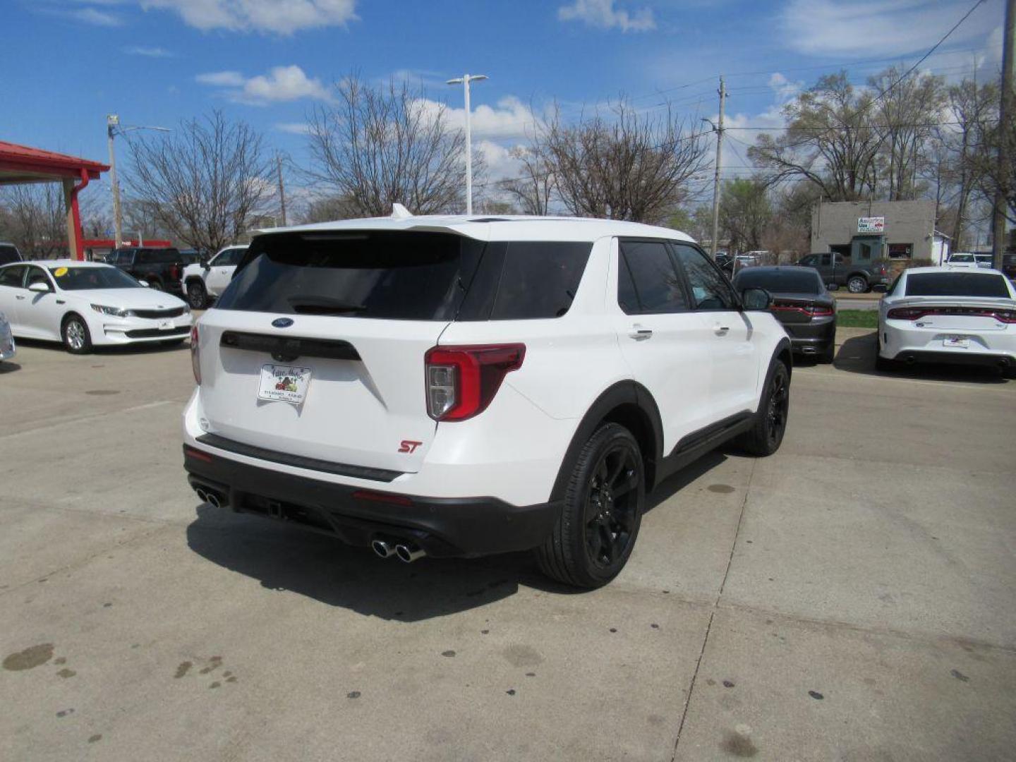 2021 WHITE FORD EXPLORER ST (1FM5K8GC5MG) with an 3.0L engine, Automatic transmission, located at 908 SE 14th Street, Des Moines, IA, 50317, (515) 281-0330, 41.580303, -93.597046 - Photo#4