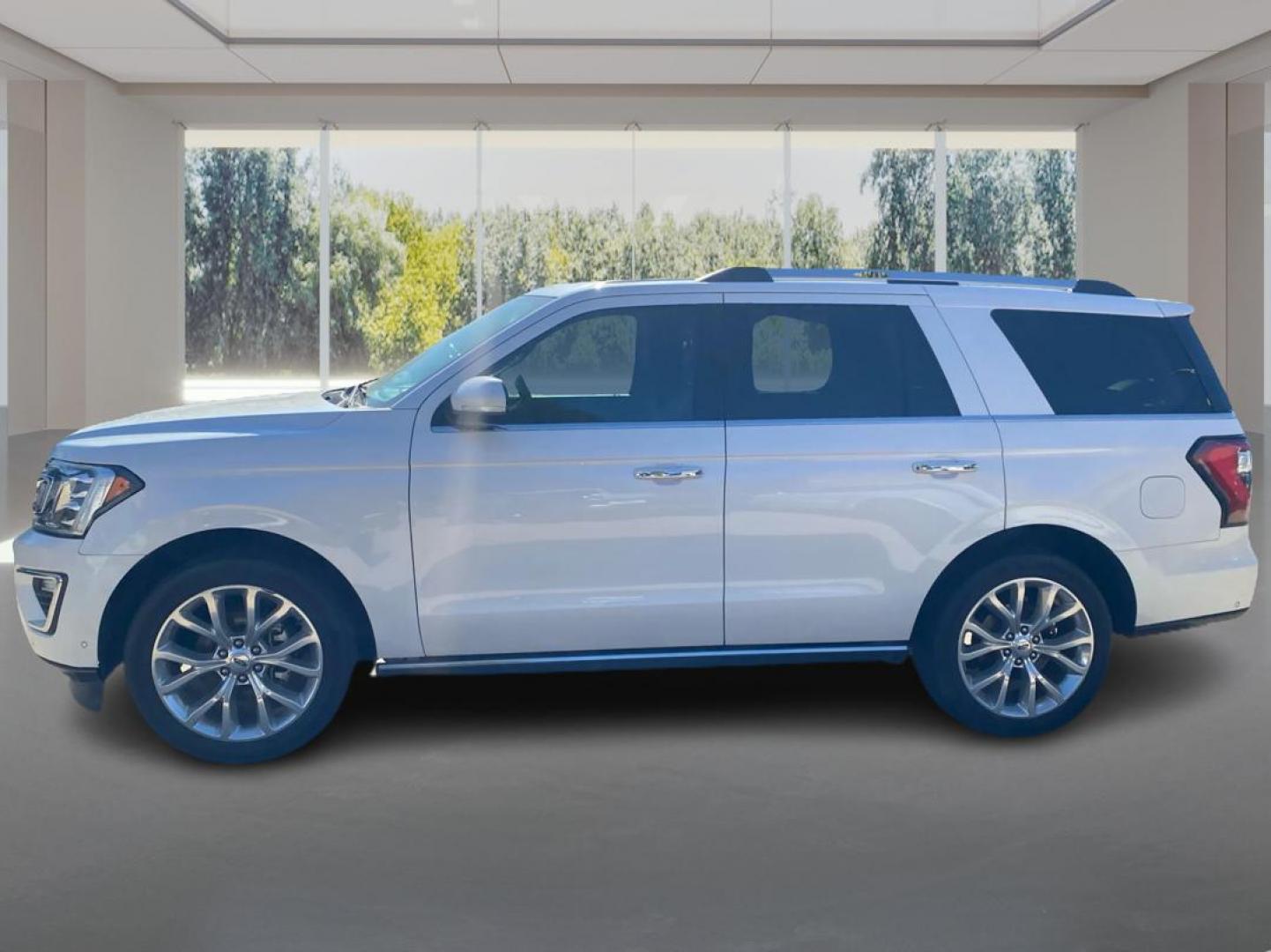 2018 WHITE FORD EXPEDITION LIMITED (1FMJU2AT0JE) with an 3.5L engine, Automatic transmission, located at 908 SE 14th Street, Des Moines, IA, 50317, (515) 281-0330, 41.580303, -93.597046 - Photo#5