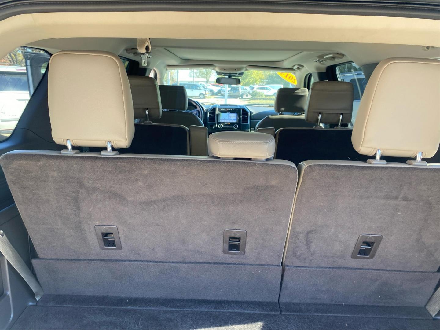 2018 WHITE FORD EXPEDITION LIMITED (1FMJU2AT0JE) with an 3.5L engine, Automatic transmission, located at 908 SE 14th Street, Des Moines, IA, 50317, (515) 281-0330, 41.580303, -93.597046 - Photo#12