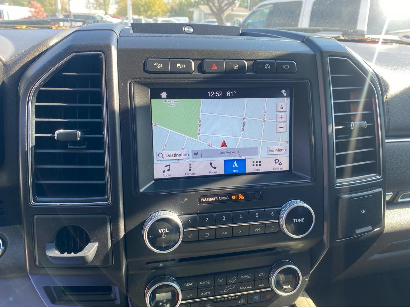 2018 WHITE FORD EXPEDITION LIMITED (1FMJU2AT0JE) with an 3.5L engine, Automatic transmission, located at 908 SE 14th Street, Des Moines, IA, 50317, (515) 281-0330, 41.580303, -93.597046 - Photo#13