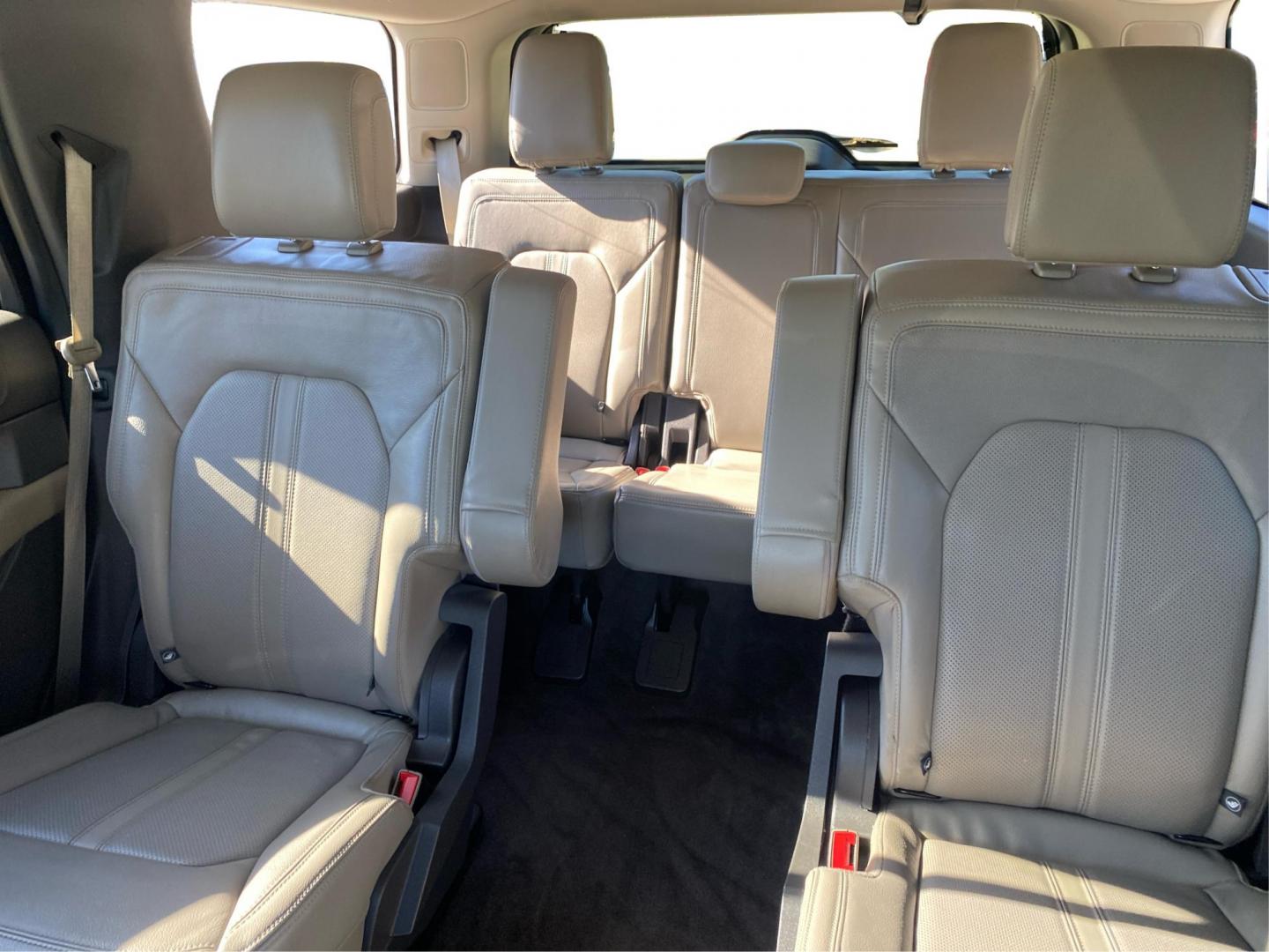 2018 WHITE FORD EXPEDITION LIMITED (1FMJU2AT0JE) with an 3.5L engine, Automatic transmission, located at 908 SE 14th Street, Des Moines, IA, 50317, (515) 281-0330, 41.580303, -93.597046 - Photo#14