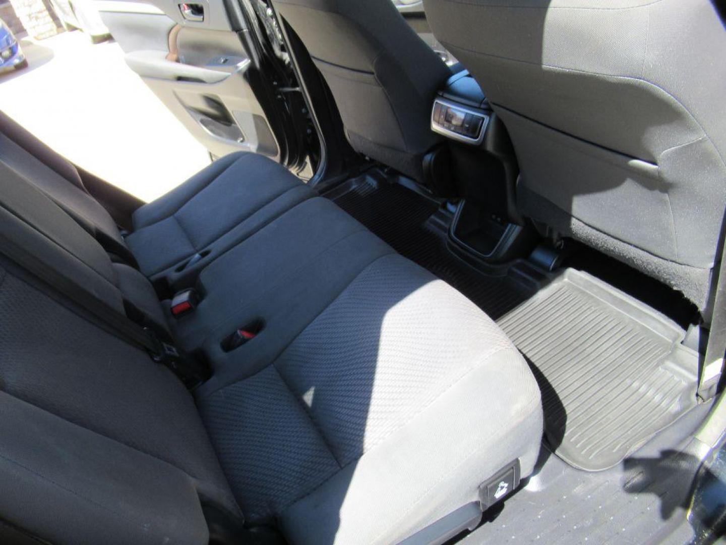 2018 BLACK TOYOTA HIGHLANDER LE (5TDBZRFHXJS) with an 3.5L engine, Automatic transmission, located at 908 SE 14th Street, Des Moines, IA, 50317, (515) 281-0330, 41.580303, -93.597046 - Photo#14