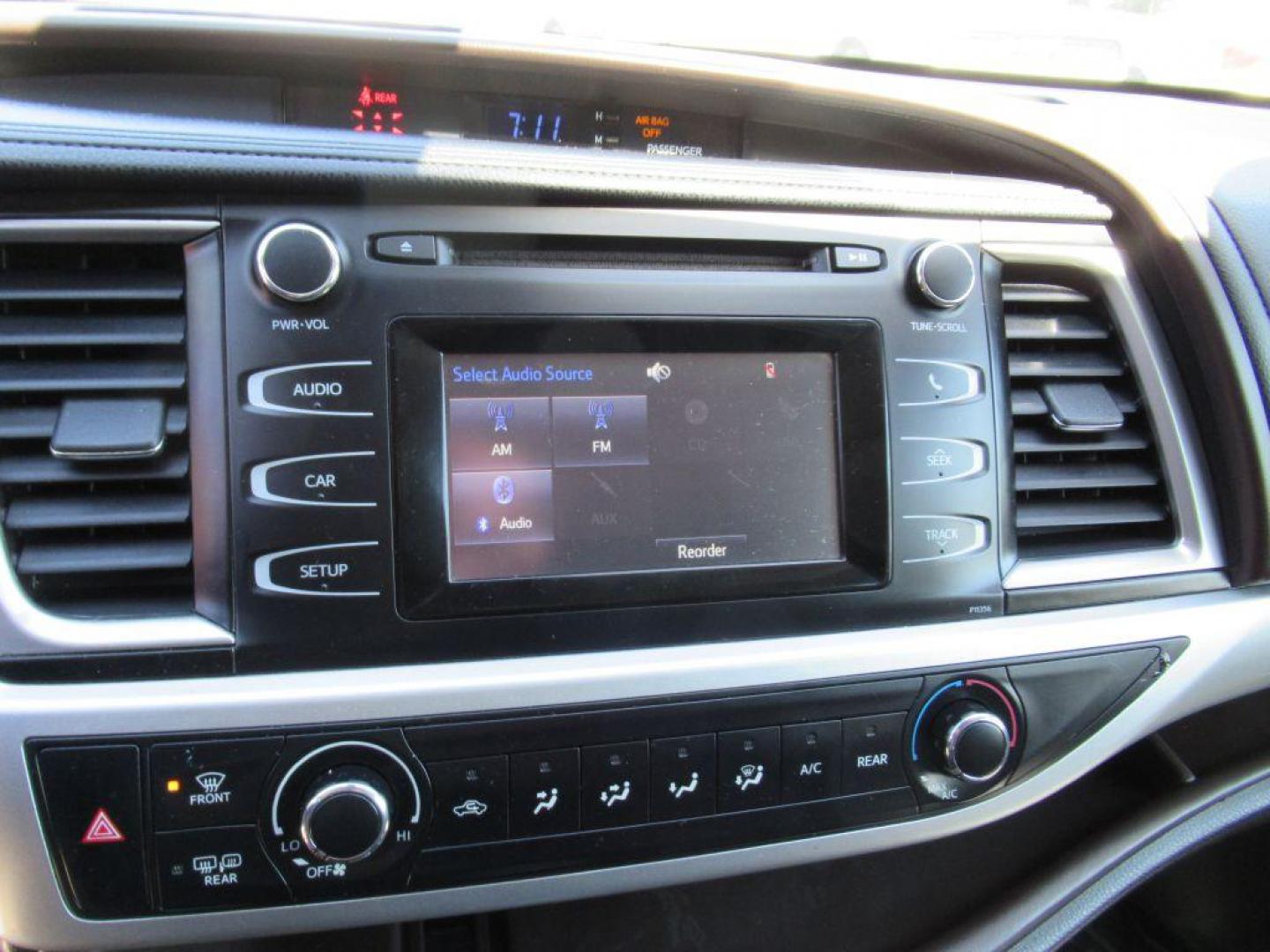 2018 BLACK TOYOTA HIGHLANDER LE (5TDBZRFHXJS) with an 3.5L engine, Automatic transmission, located at 908 SE 14th Street, Des Moines, IA, 50317, (515) 281-0330, 41.580303, -93.597046 - Photo#22