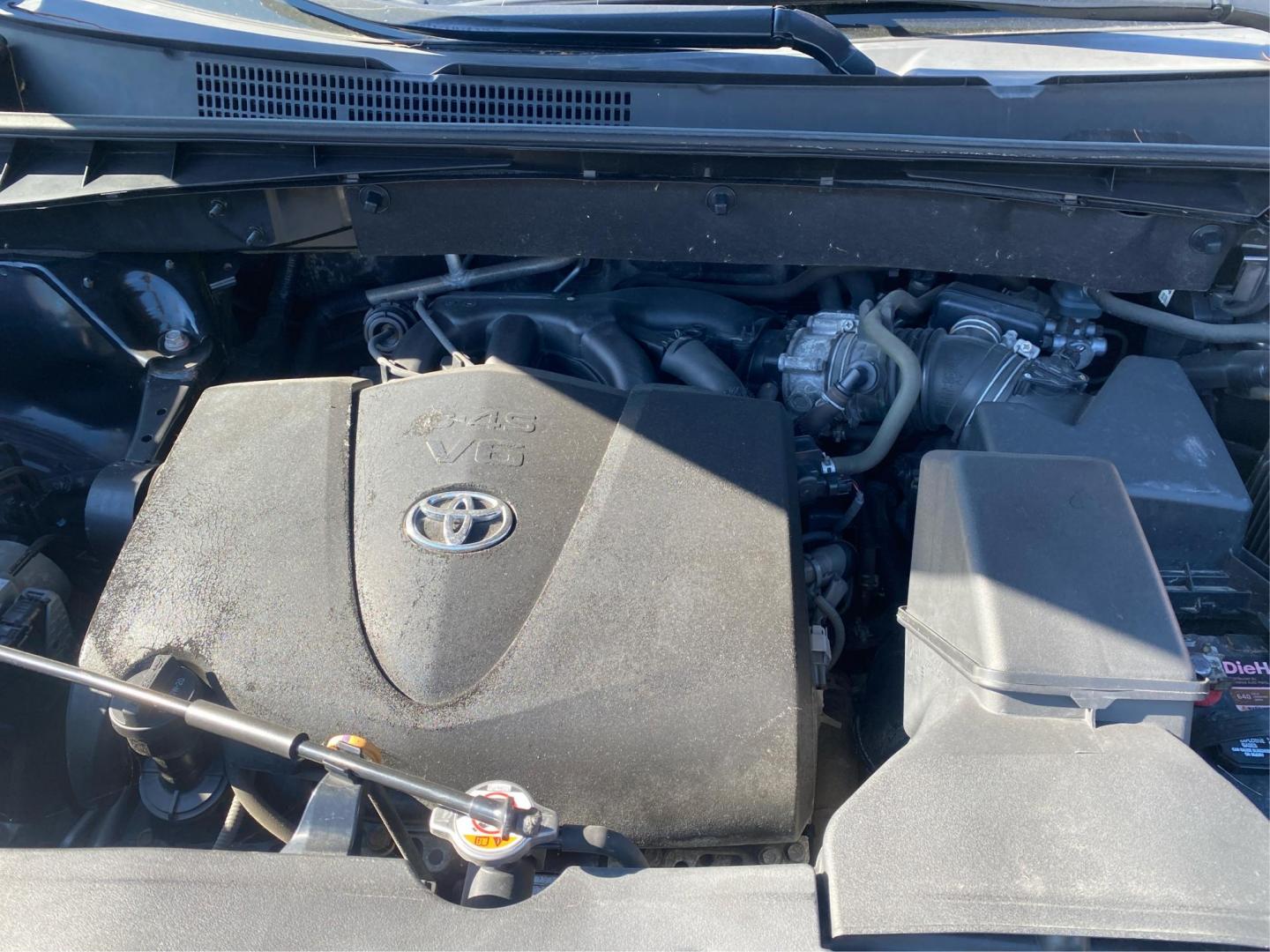 2018 BLACK TOYOTA HIGHLANDER LE (5TDBZRFHXJS) with an 3.5L engine, Automatic transmission, located at 908 SE 14th Street, Des Moines, IA, 50317, (515) 281-0330, 41.580303, -93.597046 - Photo#10