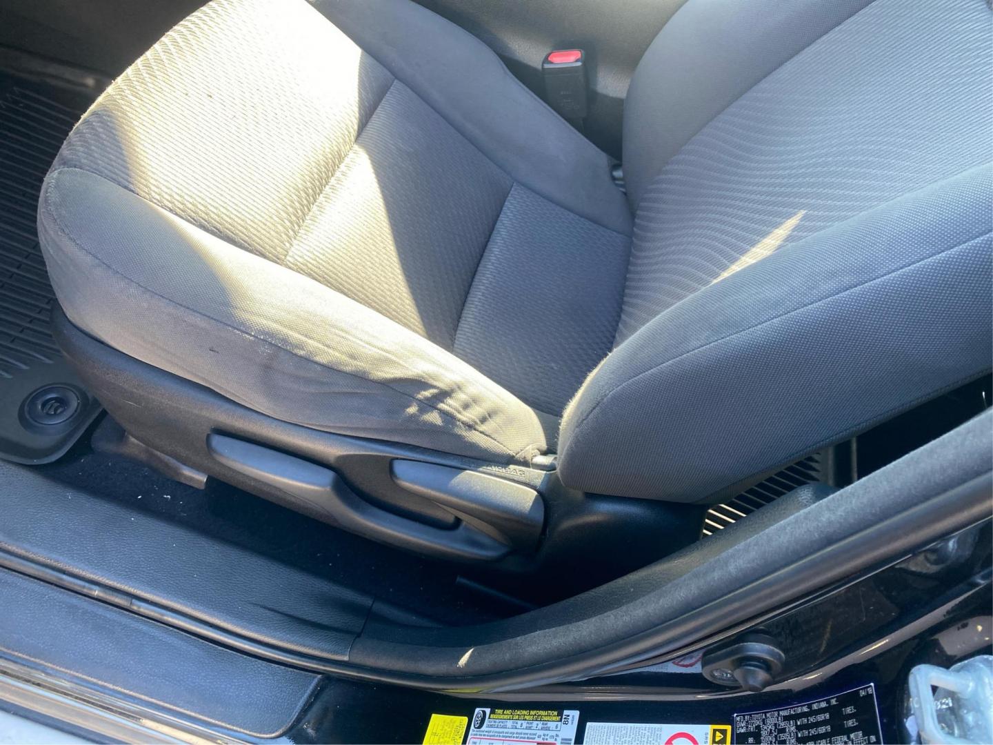 2018 BLACK TOYOTA HIGHLANDER LE (5TDBZRFHXJS) with an 3.5L engine, Automatic transmission, located at 908 SE 14th Street, Des Moines, IA, 50317, (515) 281-0330, 41.580303, -93.597046 - Photo#18