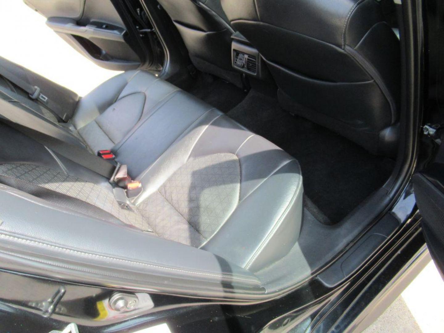 2018 BLACK TOYOTA CAMRY XSE (4T1B61HK0JU) with an 2.5L engine, Automatic transmission, located at 908 SE 14th Street, Des Moines, IA, 50317, (515) 281-0330, 41.580303, -93.597046 - Photo#14