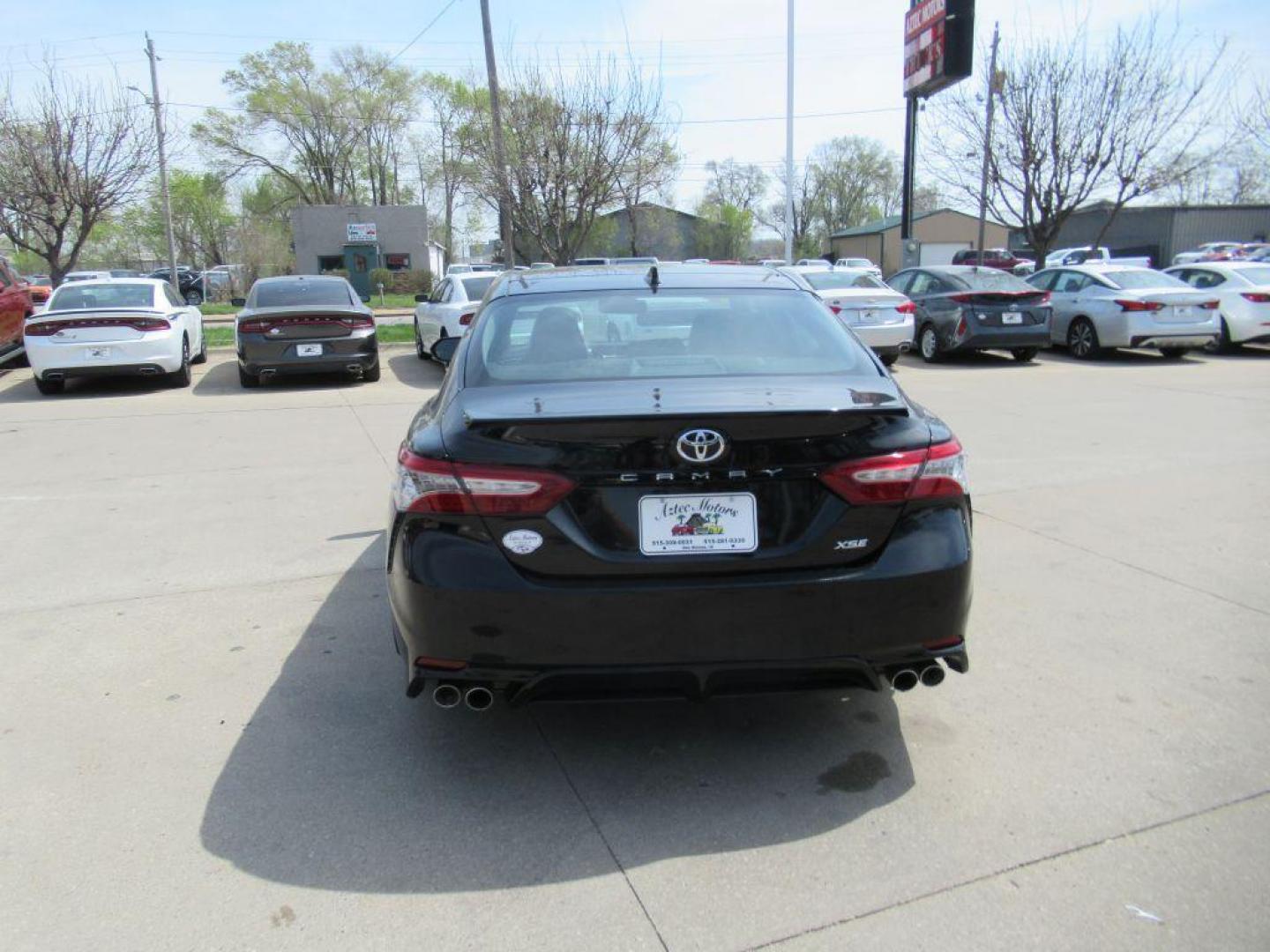 2018 BLACK TOYOTA CAMRY XSE (4T1B61HK0JU) with an 2.5L engine, Automatic transmission, located at 908 SE 14th Street, Des Moines, IA, 50317, (515) 281-0330, 41.580303, -93.597046 - Photo#5
