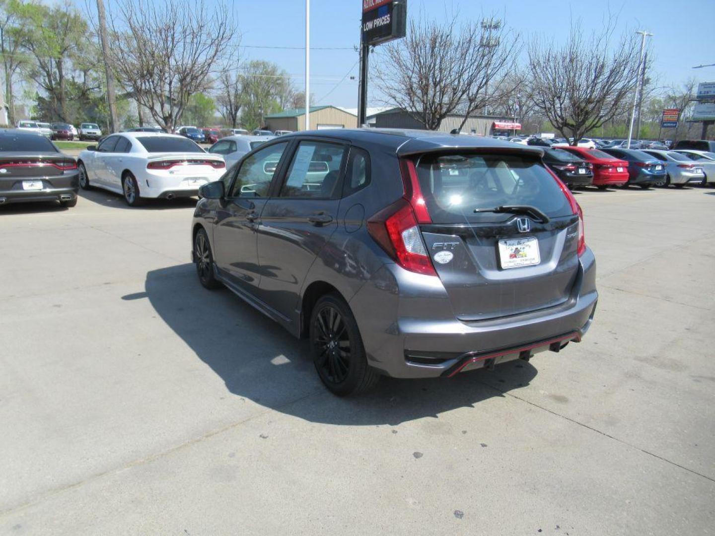 2019 GRAY HONDA FIT SPORT (3HGGK5H62KM) with an 1.5L engine, Continuously Variable transmission, located at 908 SE 14th Street, Des Moines, IA, 50317, (515) 281-0330, 41.580303, -93.597046 - Photo#6