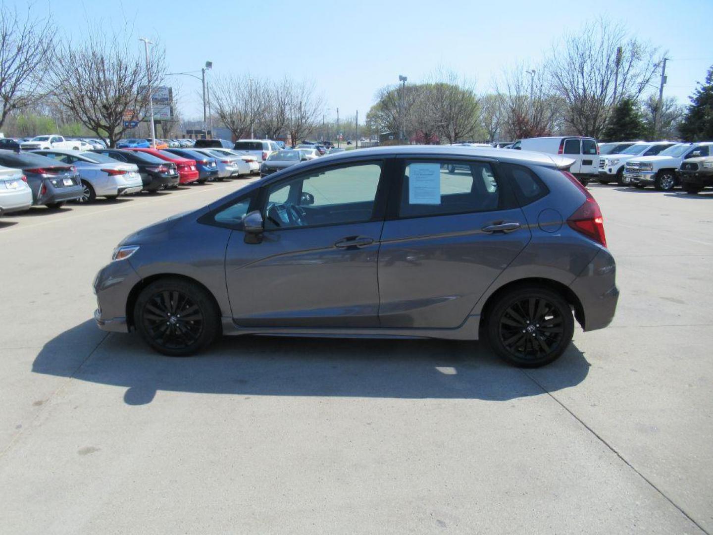 2019 GRAY HONDA FIT SPORT (3HGGK5H62KM) with an 1.5L engine, Continuously Variable transmission, located at 908 SE 14th Street, Des Moines, IA, 50317, (515) 281-0330, 41.580303, -93.597046 - Photo#7