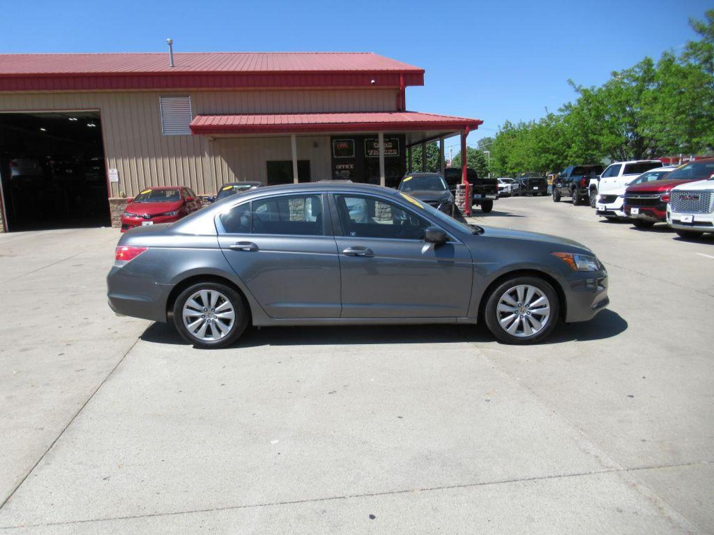 2012 GRAY HONDA ACCORD EXL (1HGCP2F80CA) with an 2.4L engine, Automatic transmission, located at 908 SE 14th Street, Des Moines, IA, 50317, (515) 281-0330, 41.580303, -93.597046 - Photo#3