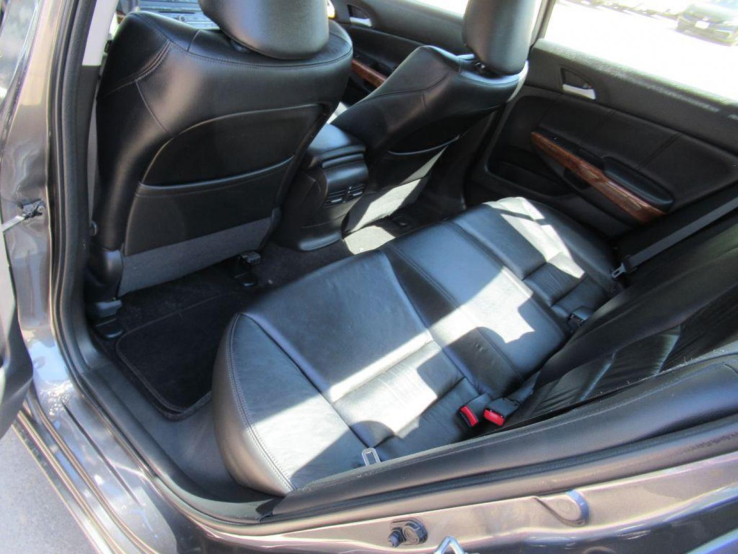 2012 GRAY HONDA ACCORD EXL (1HGCP2F80CA) with an 2.4L engine, Automatic transmission, located at 908 SE 14th Street, Des Moines, IA, 50317, (515) 281-0330, 41.580303, -93.597046 - Photo#15