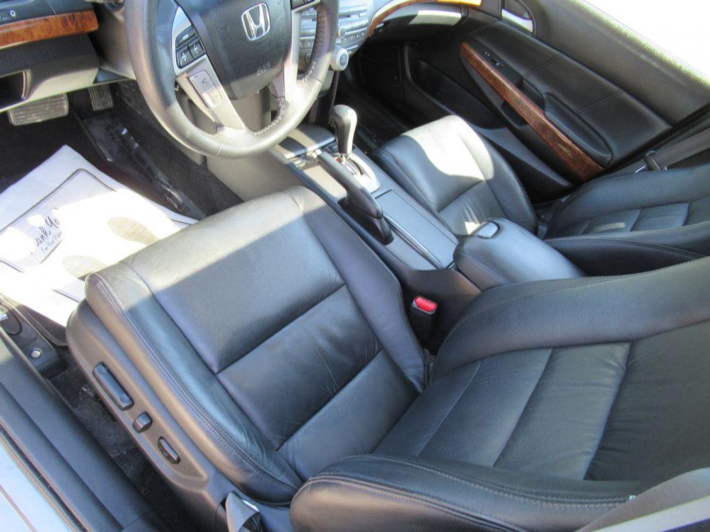2012 GRAY HONDA ACCORD EXL (1HGCP2F80CA) with an 2.4L engine, Automatic transmission, located at 908 SE 14th Street, Des Moines, IA, 50317, (515) 281-0330, 41.580303, -93.597046 - Photo#16