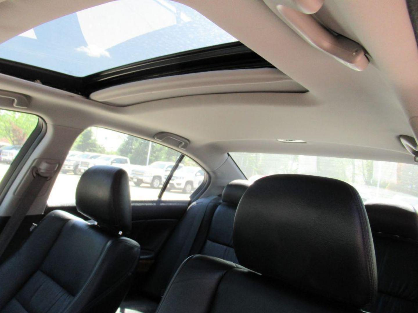 2012 GRAY HONDA ACCORD EXL (1HGCP2F80CA) with an 2.4L engine, Automatic transmission, located at 908 SE 14th Street, Des Moines, IA, 50317, (515) 281-0330, 41.580303, -93.597046 - Photo#17