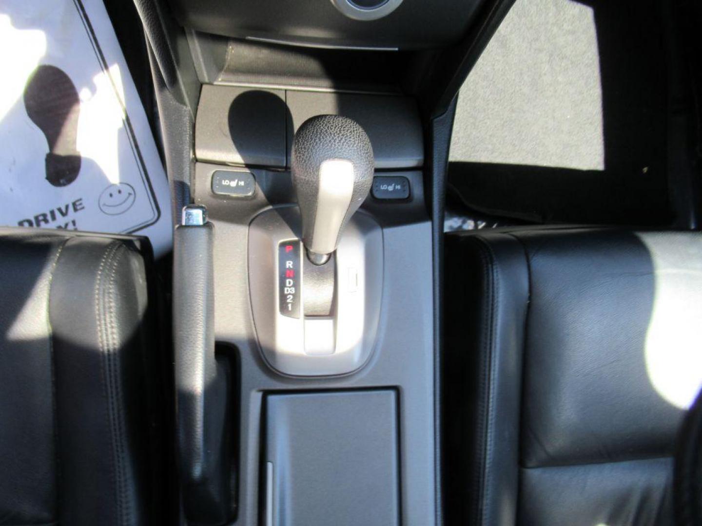 2012 GRAY HONDA ACCORD EXL (1HGCP2F80CA) with an 2.4L engine, Automatic transmission, located at 908 SE 14th Street, Des Moines, IA, 50317, (515) 281-0330, 41.580303, -93.597046 - Photo#19