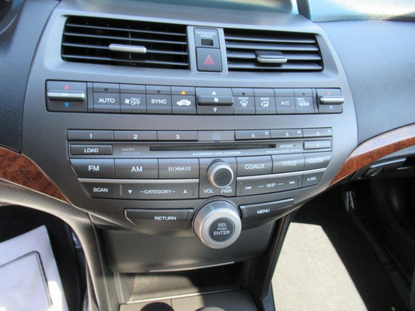 2012 GRAY HONDA ACCORD EXL (1HGCP2F80CA) with an 2.4L engine, Automatic transmission, located at 908 SE 14th Street, Des Moines, IA, 50317, (515) 281-0330, 41.580303, -93.597046 - Photo#20
