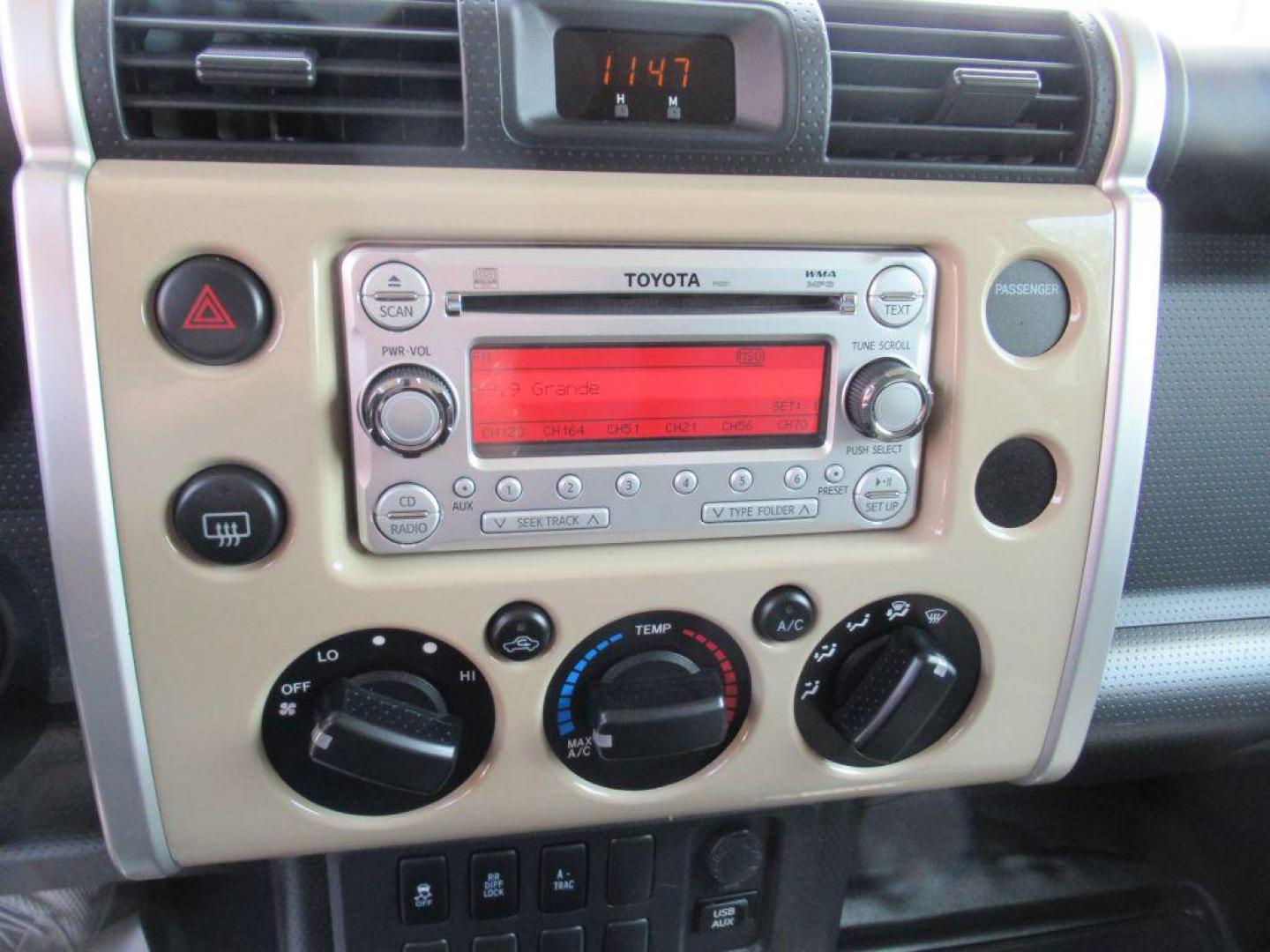 2012 GOLD TOYOTA FJ CRUISER (JTEBU4BF0CK) with an 4.0L engine, Automatic transmission, located at 908 SE 14th Street, Des Moines, IA, 50317, (515) 281-0330, 41.580303, -93.597046 - Photo#21