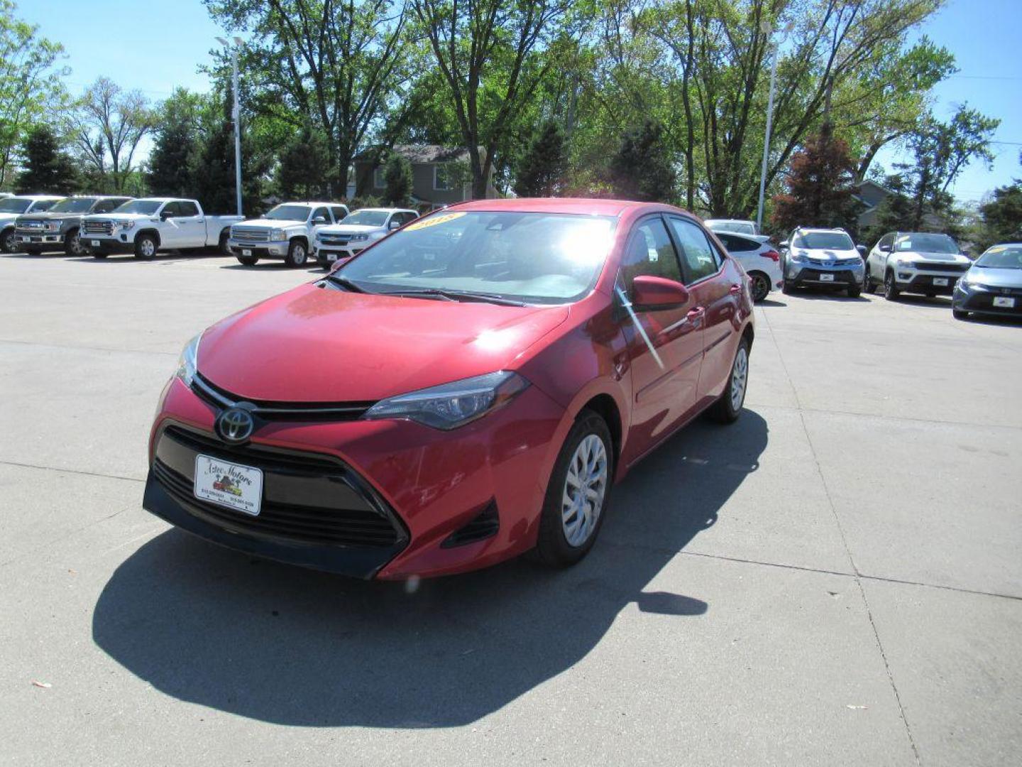 2018 RED TOYOTA COROLLA L (5YFBURHE2JP) with an 1.8L engine, Continuously Variable transmission, located at 908 SE 14th Street, Des Moines, IA, 50317, (515) 281-0330, 41.580303, -93.597046 - Photo#0