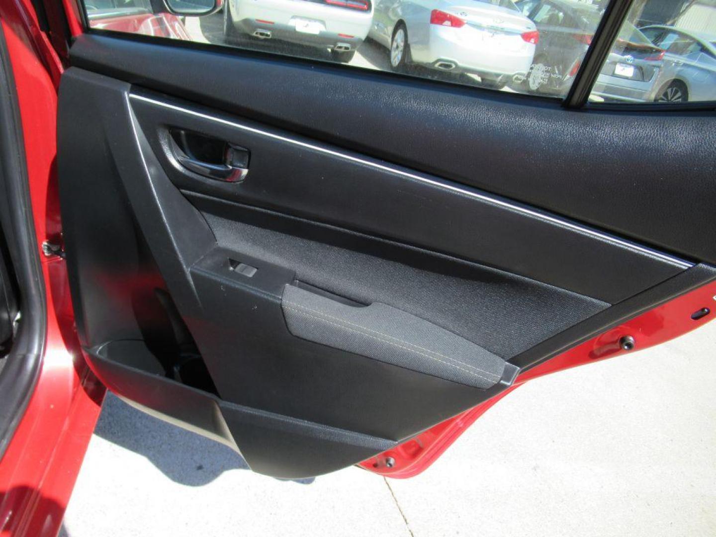 2018 RED TOYOTA COROLLA L (5YFBURHE2JP) with an 1.8L engine, Continuously Variable transmission, located at 908 SE 14th Street, Des Moines, IA, 50317, (515) 281-0330, 41.580303, -93.597046 - Photo#11