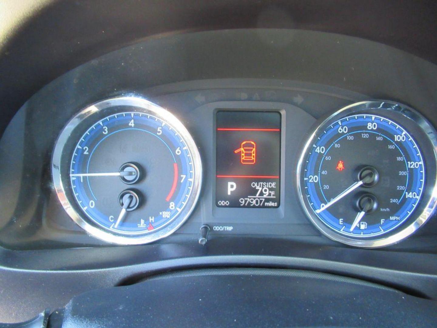 2018 RED TOYOTA COROLLA L (5YFBURHE2JP) with an 1.8L engine, Continuously Variable transmission, located at 908 SE 14th Street, Des Moines, IA, 50317, (515) 281-0330, 41.580303, -93.597046 - Photo#24