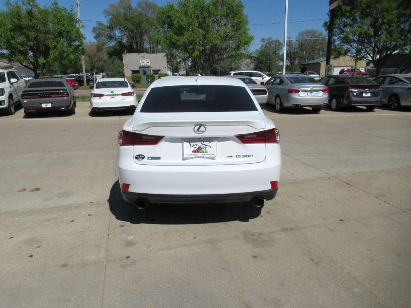 2016 WHITE LEXUS IS 300 (JTHCM1D25G5) with an 3.5L engine, Automatic transmission, located at 908 SE 14th Street, Des Moines, IA, 50317, (515) 281-0330, 41.580303, -93.597046 - Photo#5