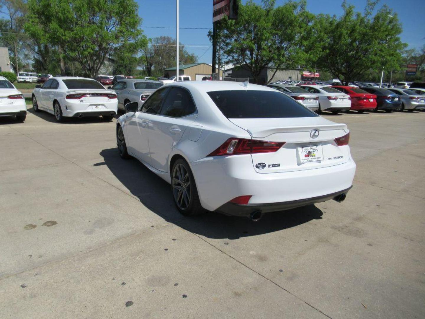 2016 WHITE LEXUS IS 300 (JTHCM1D25G5) with an 3.5L engine, Automatic transmission, located at 908 SE 14th Street, Des Moines, IA, 50317, (515) 281-0330, 41.580303, -93.597046 - Photo#6