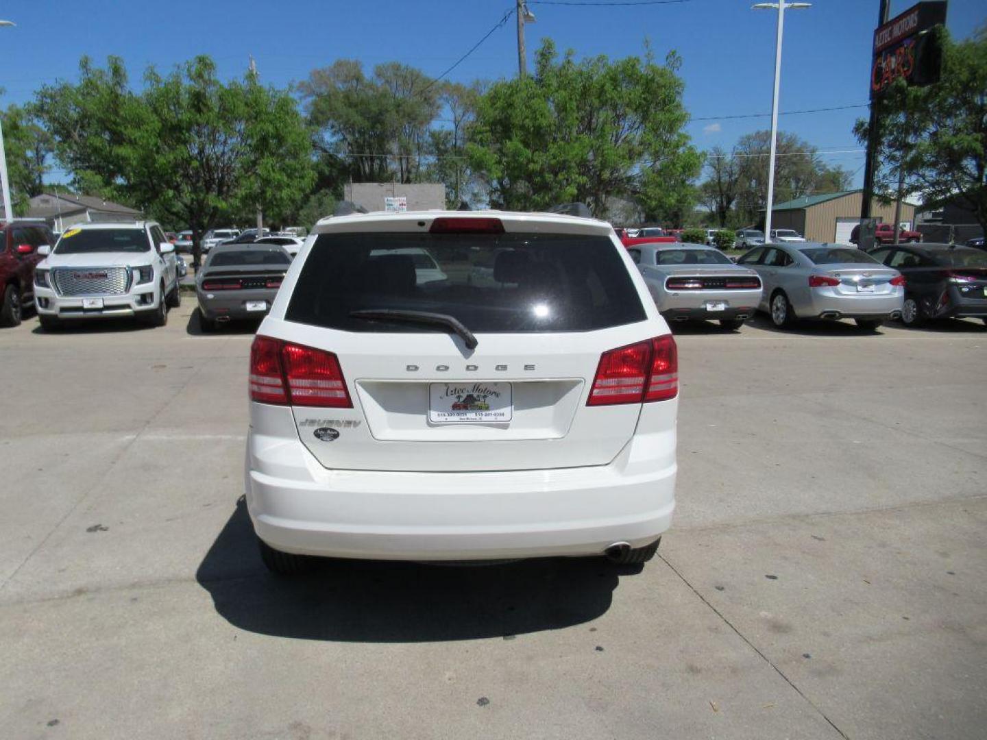 2017 WHITE DODGE JOURNEY SE (3C4PDCAB6HT) with an 2.4L engine, Automatic transmission, located at 908 SE 14th Street, Des Moines, IA, 50317, (515) 281-0330, 41.580303, -93.597046 - Photo#5
