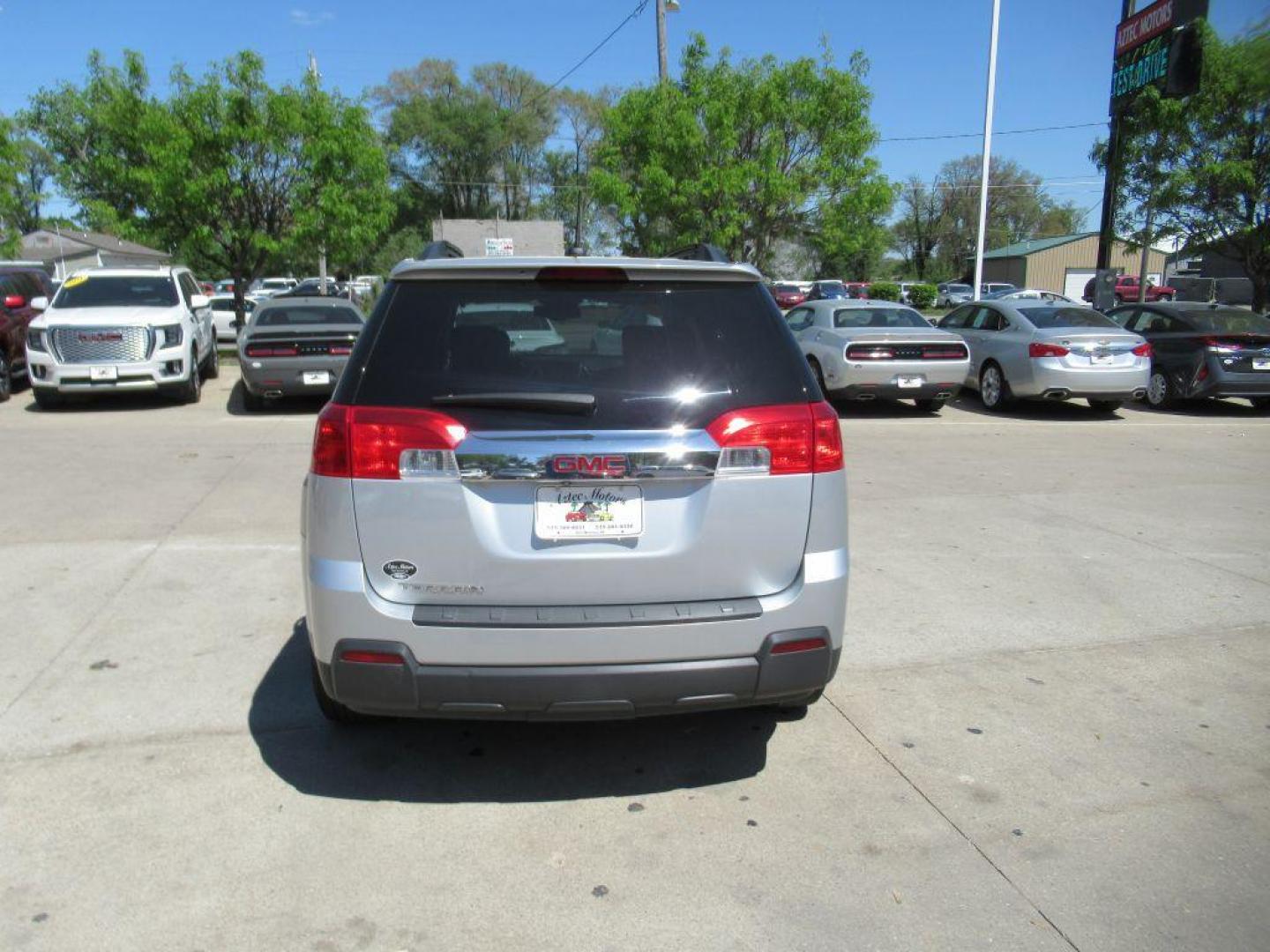 2015 SILVER GMC TERRAIN SLT (2GKALSEK5F6) with an 2.4L engine, Automatic transmission, located at 908 SE 14th Street, Des Moines, IA, 50317, (515) 281-0330, 41.580303, -93.597046 - Photo#5