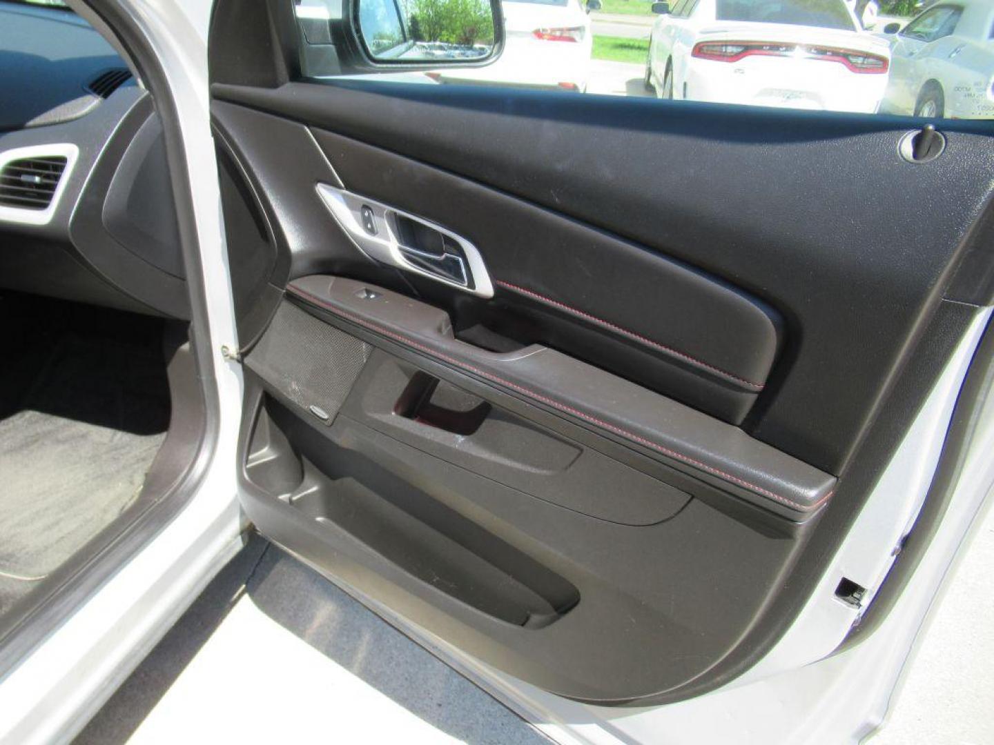2015 SILVER GMC TERRAIN SLT (2GKALSEK5F6) with an 2.4L engine, Automatic transmission, located at 908 SE 14th Street, Des Moines, IA, 50317, (515) 281-0330, 41.580303, -93.597046 - Photo#12