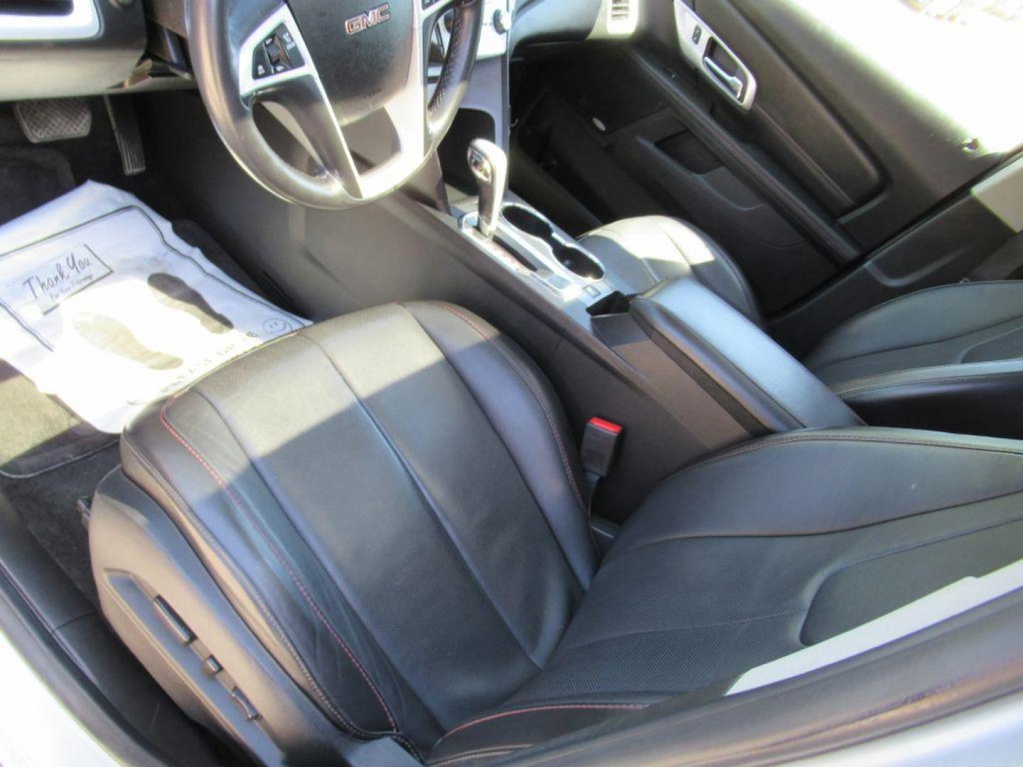 2015 SILVER GMC TERRAIN SLT (2GKALSEK5F6) with an 2.4L engine, Automatic transmission, located at 908 SE 14th Street, Des Moines, IA, 50317, (515) 281-0330, 41.580303, -93.597046 - Photo#16