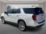 2021 WHITE GMC YUKON DENALI (1GKS2DKL4MR) with an 6.2L engine, Automatic transmission, located at 908 SE 14th Street, Des Moines, IA, 50317, (515) 281-0330, 41.580303, -93.597046 - Photo#4